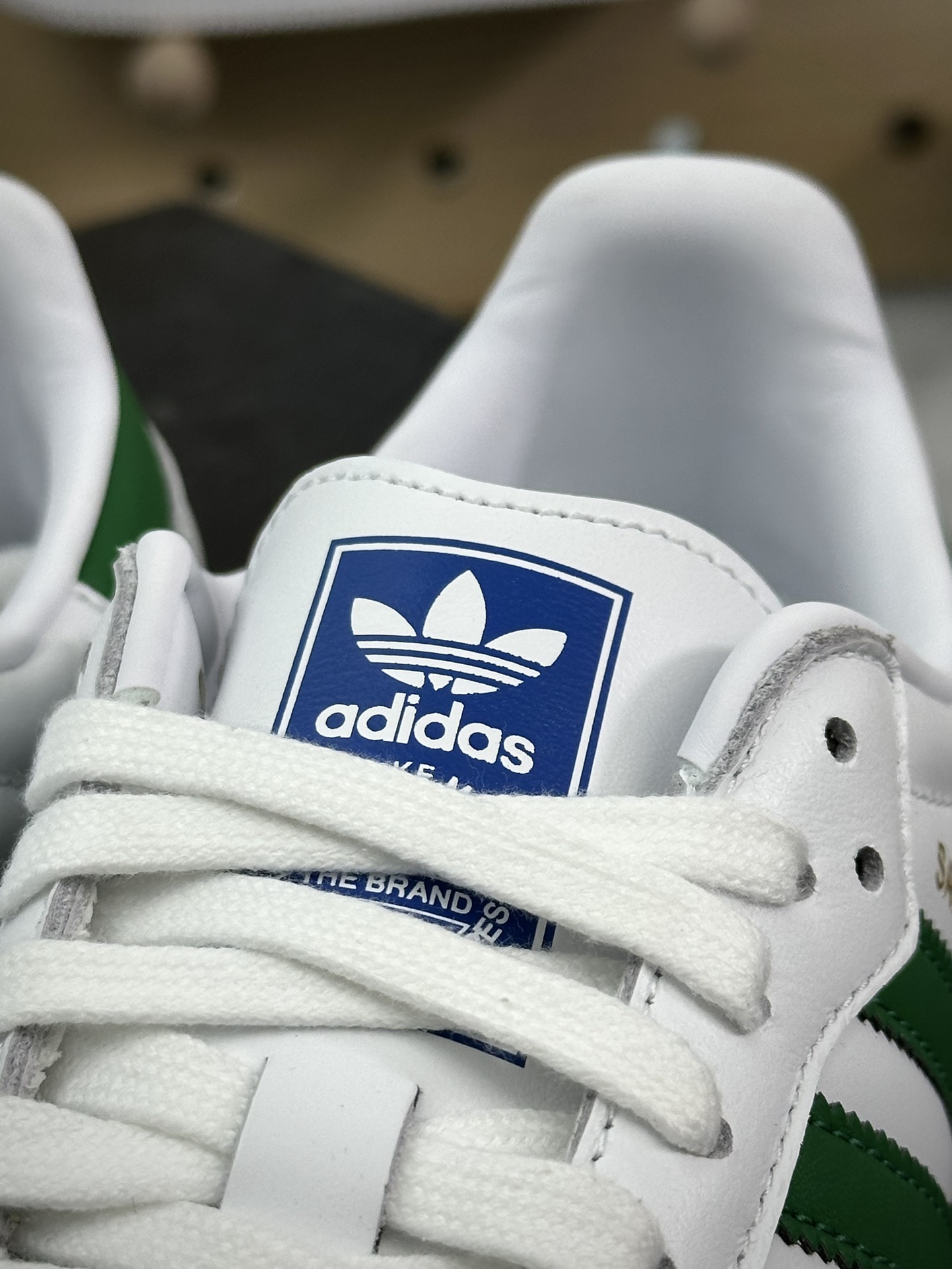 三叶草Adidas Originals Samba OG桑巴舞系列绅士德训板鞋“皮革白浅灰深绿”IG1024