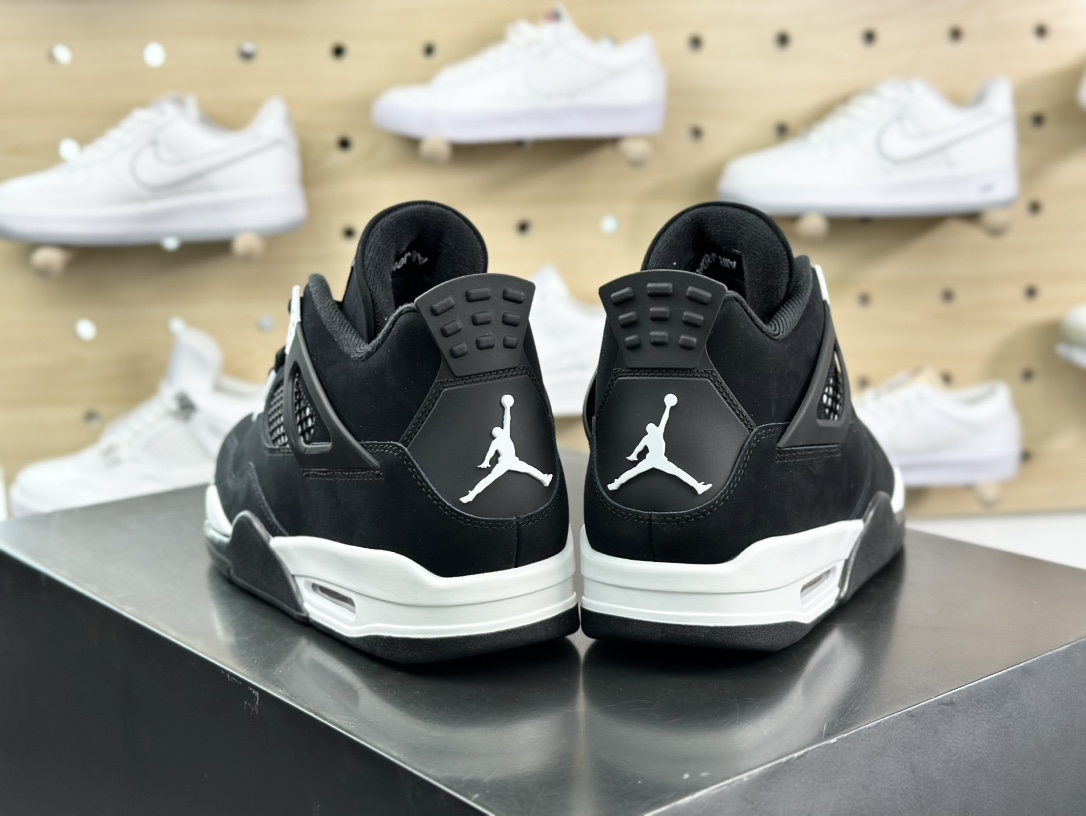 耐克Nike Air Jordan 4 Retro”Black White/Panda”迈克尔·乔丹AJ4代中帮篮球鞋“磨砂黑白熊猫”FQ8138-001