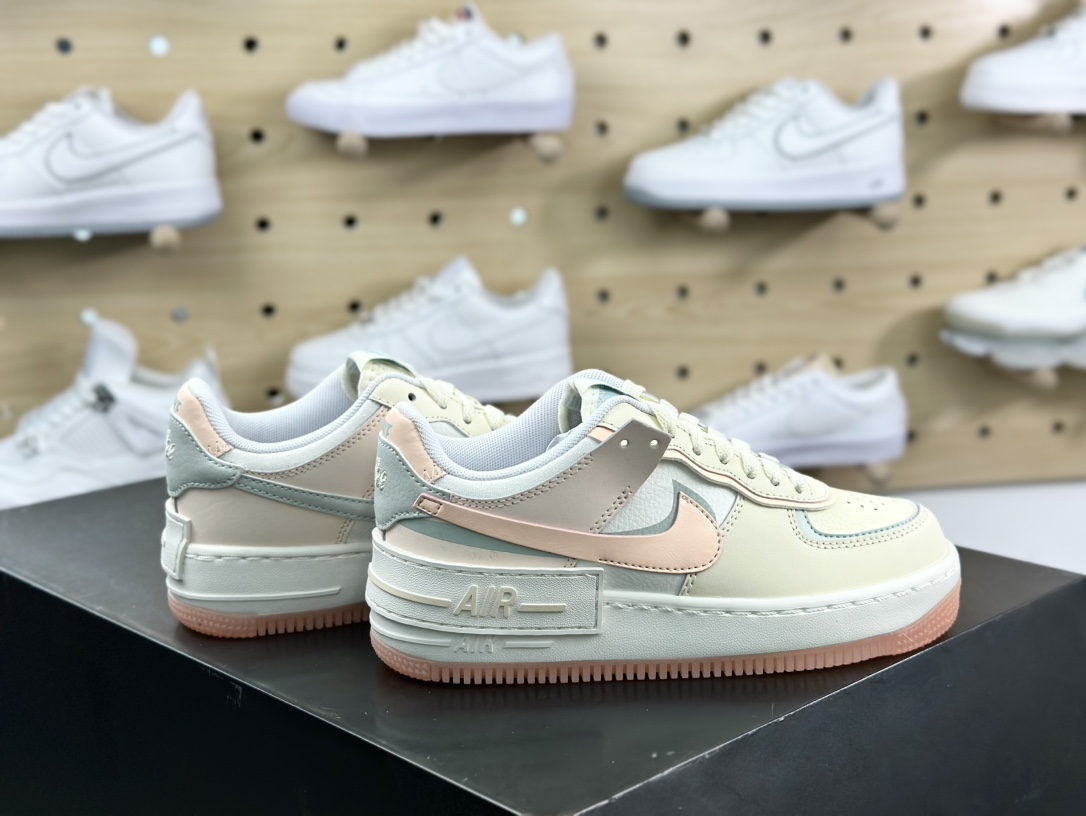 耐克Nike WMNS Air Force 1 Shadow”Crimson Tint”空军一号板鞋”皮革椰奶色浅红双钩”DZ1847-105