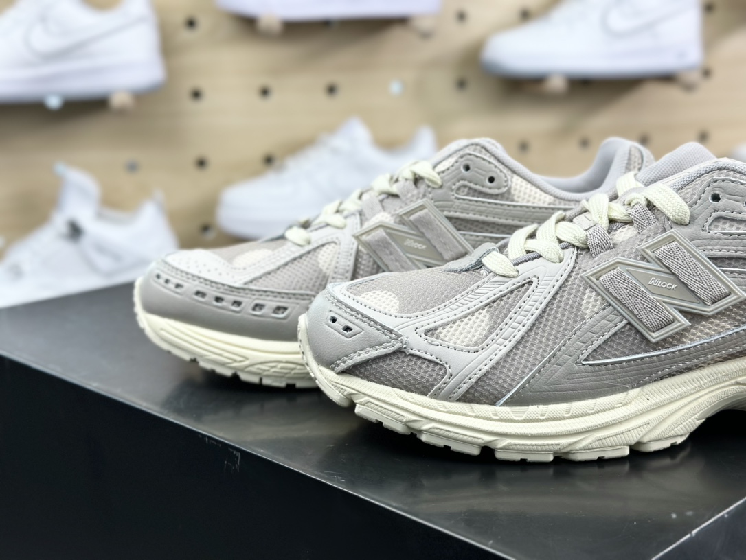 NB新百伦New Balance M1906R”Moonrock Polka Dot”系列低帮慢跑鞋“浅灰米白波点”M1906RPA