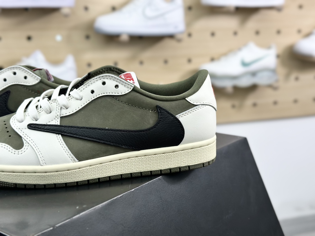 Travis Scott x Nike Air Jordan 1 Low OG”Medium Olive”AJ1乔丹一代运动篮球鞋“TS联名反转橄榄绿白黑倒钩10.0”DM7866-200