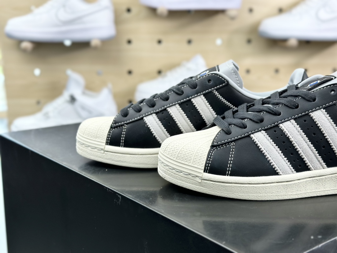 三叶草Adidas Originals Superstar”Black White”经典贝壳头板鞋“皮革黑浅灰桌球”IF1780