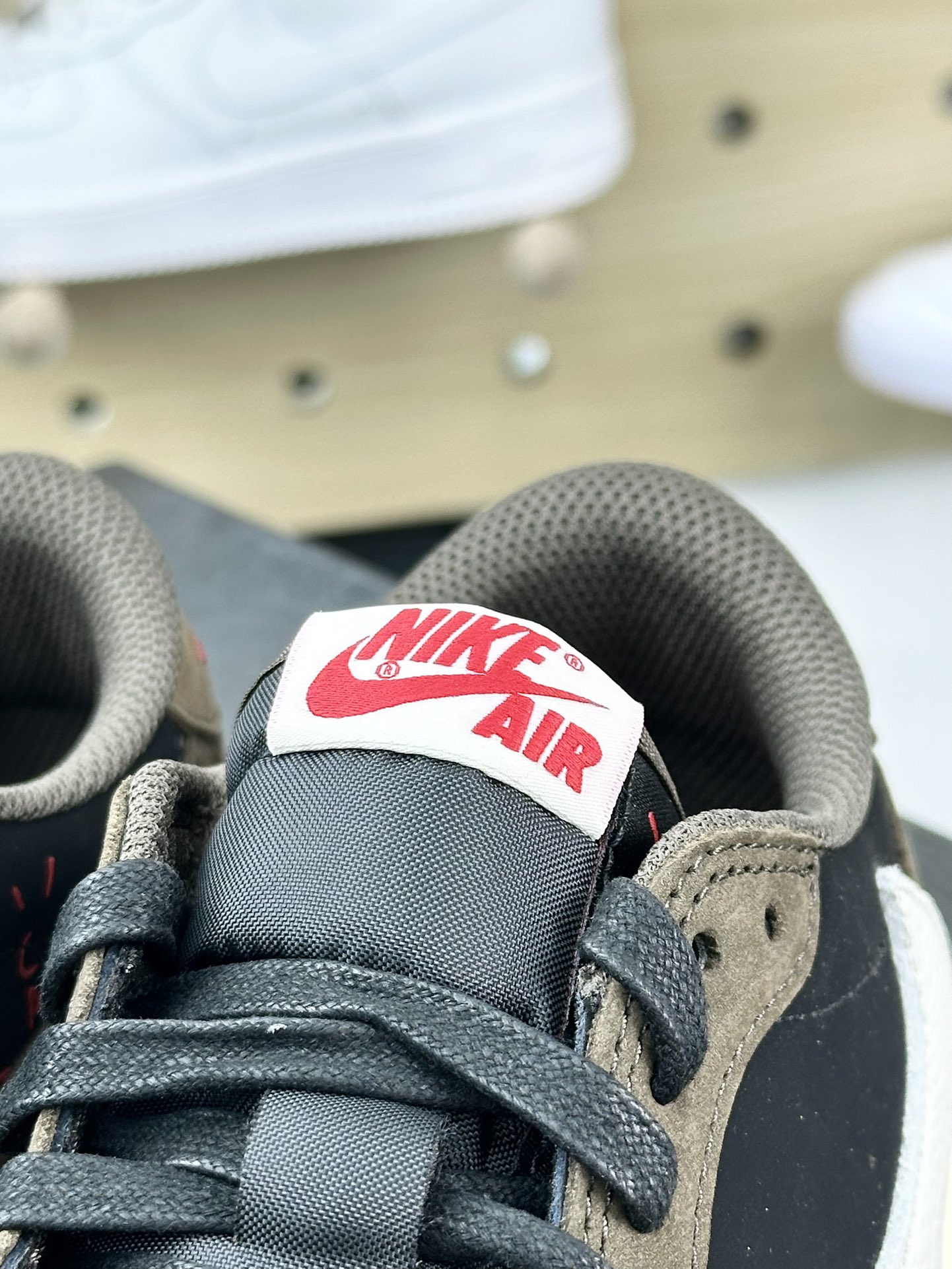 Travis Scott x Nike Air Jordan 1 Retro Low OG”Cactus Jack”AJ1乔丹一代篮球鞋“TS联名深棕黑白倒钩”CQ4277-001