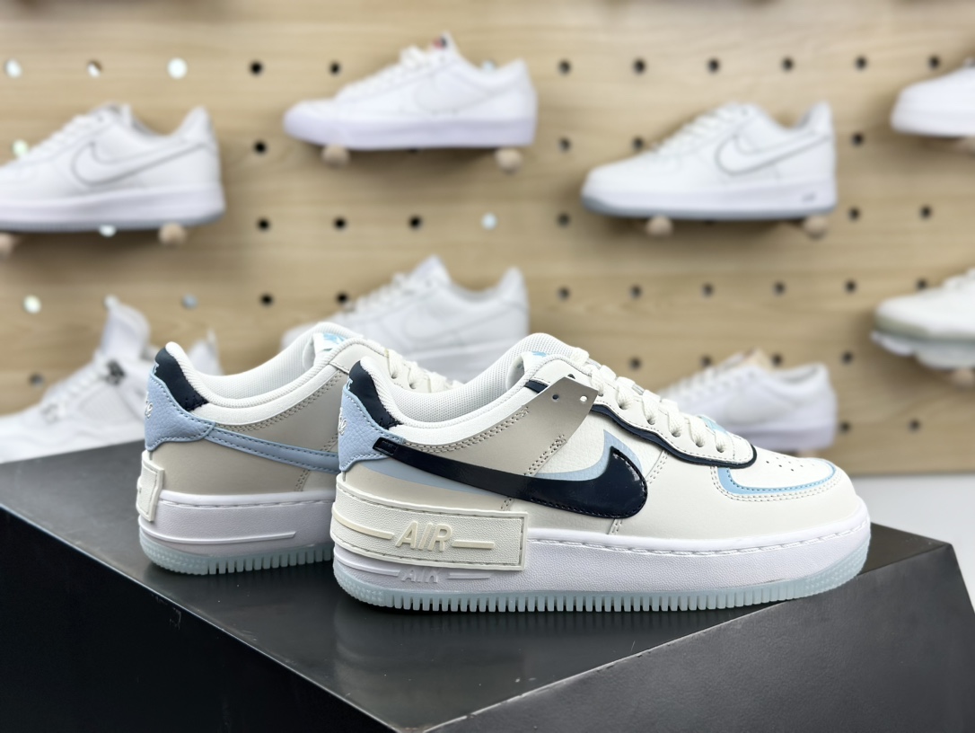 耐克Nike WMNS Air Force 1 Shadow”Glacier Blue”空军一号百搭板鞋”皮革米白冰川蓝黑双钩”DZ1847-107