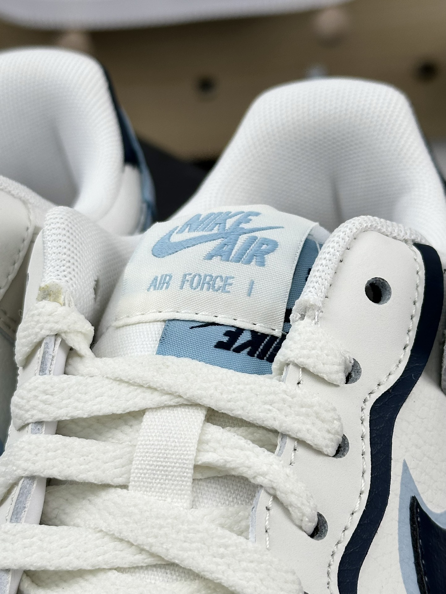 耐克Nike WMNS Air Force 1 Shadow”Glacier Blue”空军一号百搭板鞋”皮革米白冰川蓝黑双钩”DZ1847-107