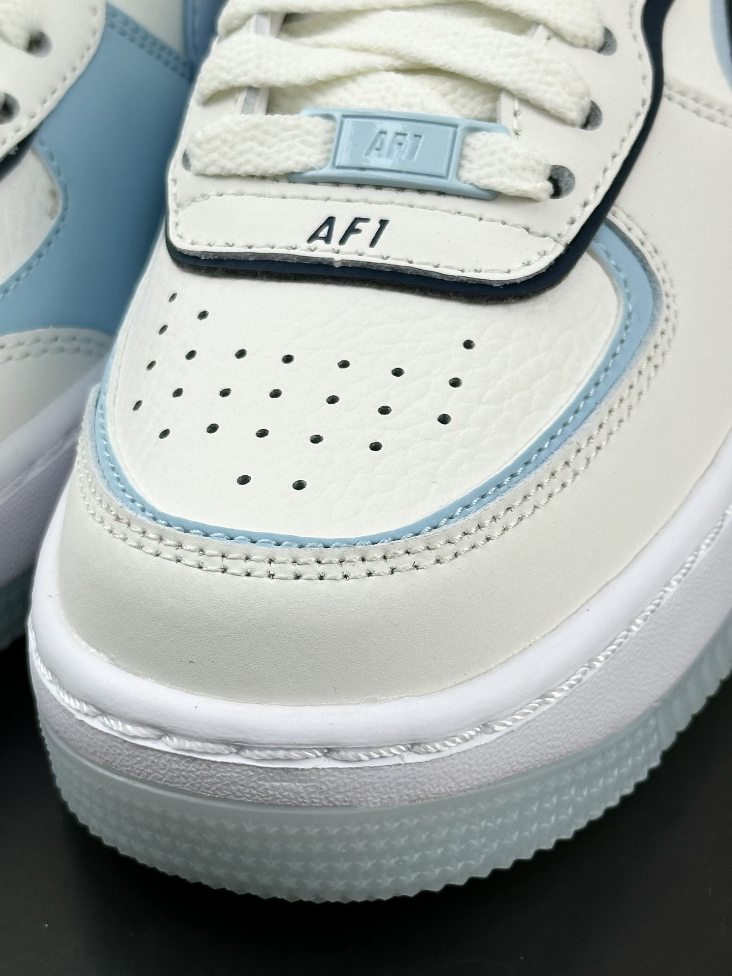 耐克Nike WMNS Air Force 1 Shadow”Glacier Blue”空军一号百搭板鞋”皮革米白冰川蓝黑双钩”DZ1847-107