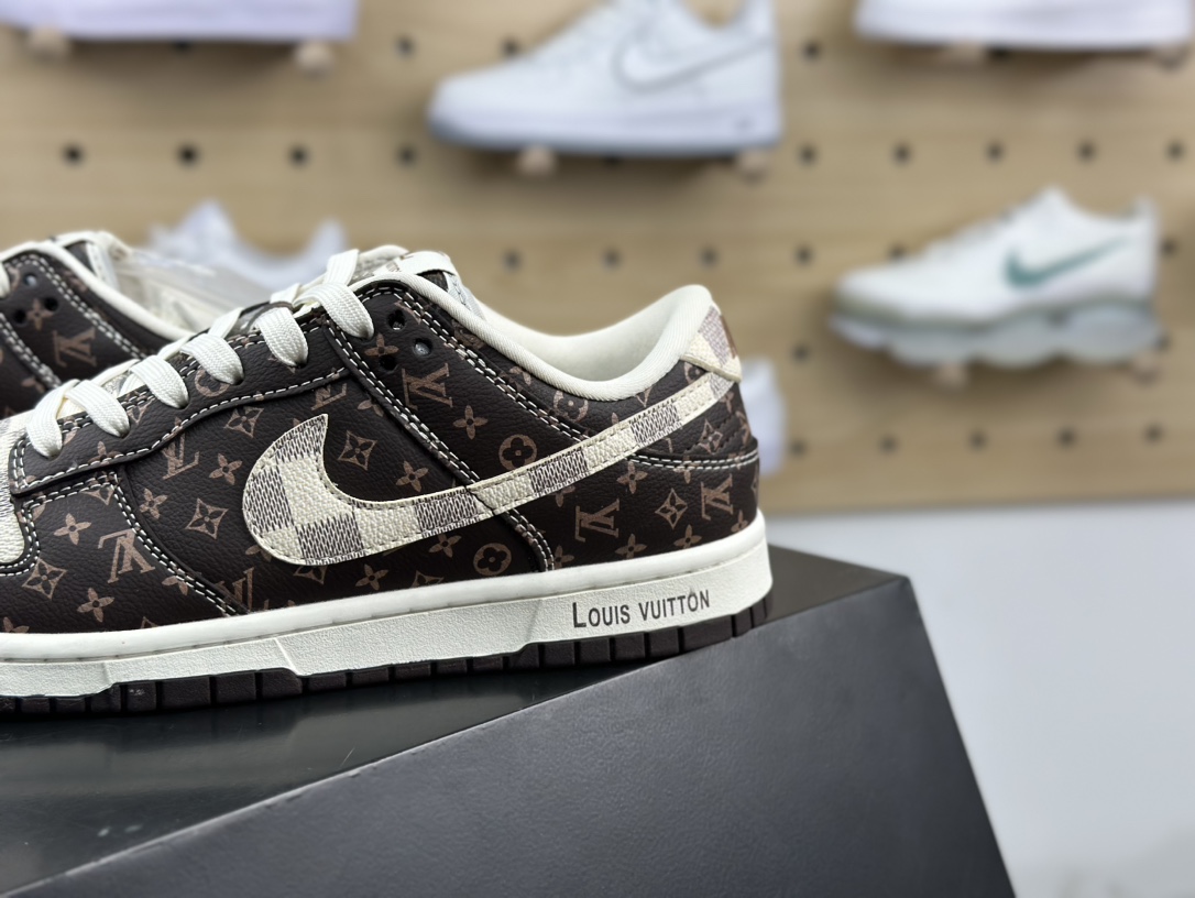 路易威登Louis Vuitton x Nike SB Dunk Low”Damier Azur/Brown/LV Monogram”扣篮板鞋“联名深棕LV老花白灰棋盘格子”SJ2068-255