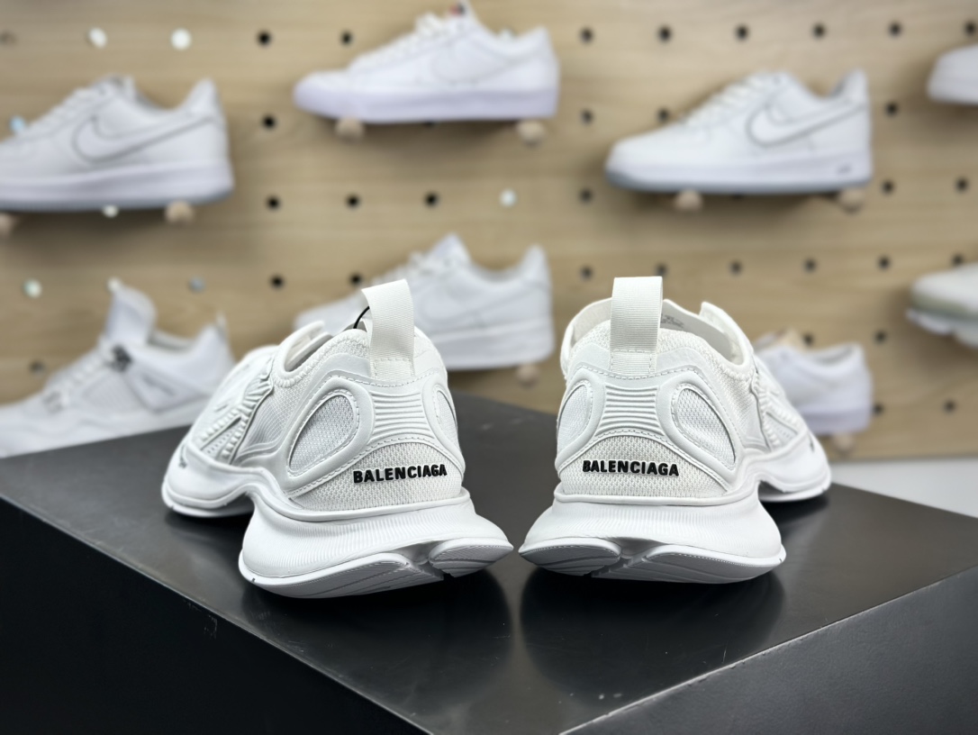 巴黎世家BALENCIAGA Circuit Sneakers 环道系列低帮复古慢跑鞋“网织武士白黑LOGO”793945 WFLGY 9000