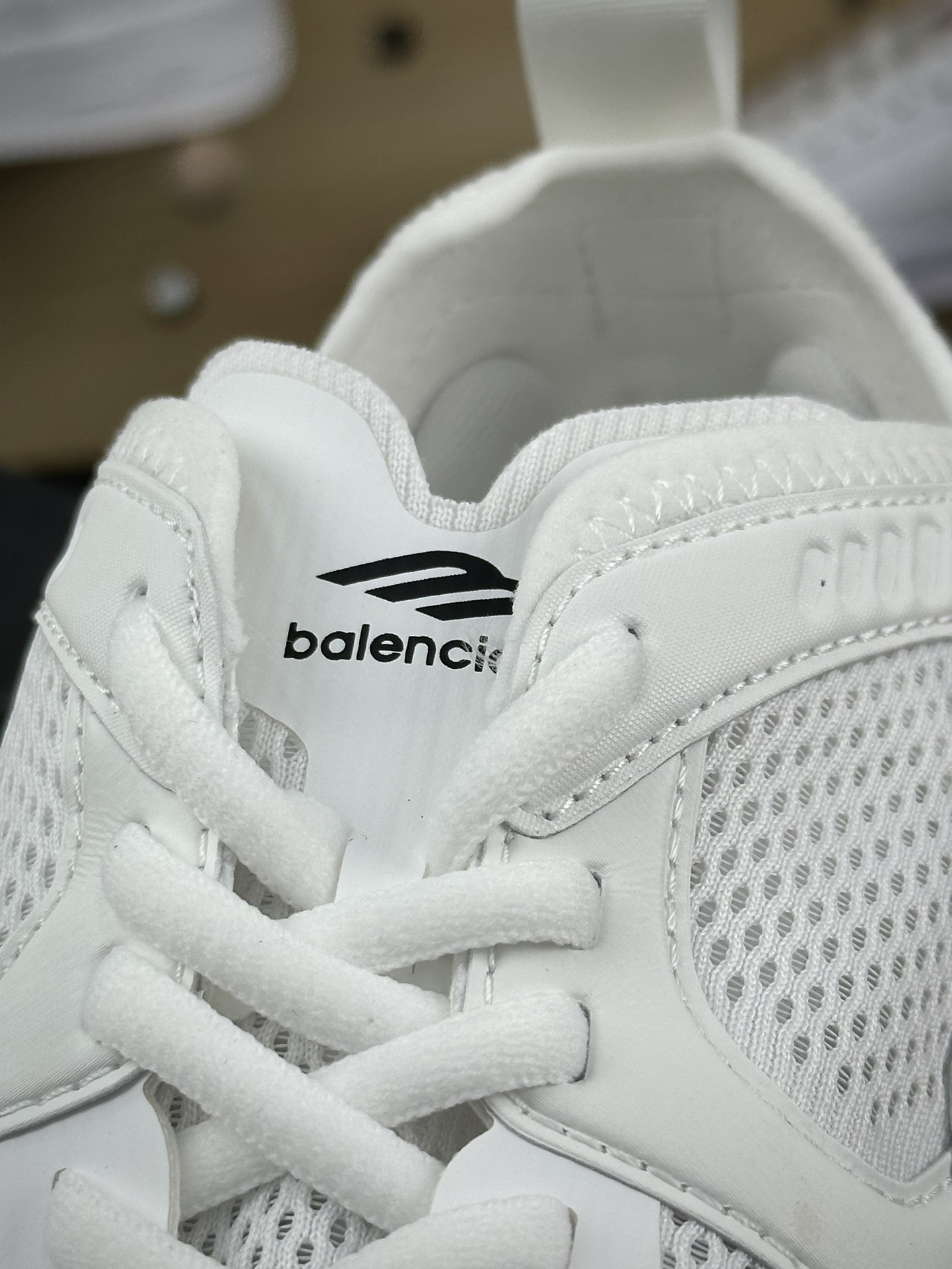 巴黎世家BALENCIAGA Circuit Sneakers 环道系列低帮复古慢跑鞋“网织武士白黑LOGO”793945 WFLGY 9000