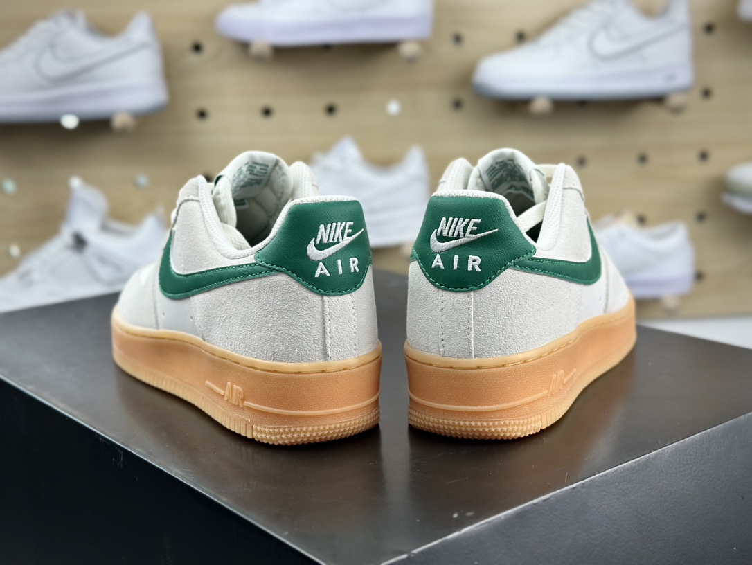 耐克Nike Wmns Air Force 1'07 Low”Phantom/Malachite”空军一号低帮板鞋“米白深绿生胶底”FQ8714-001