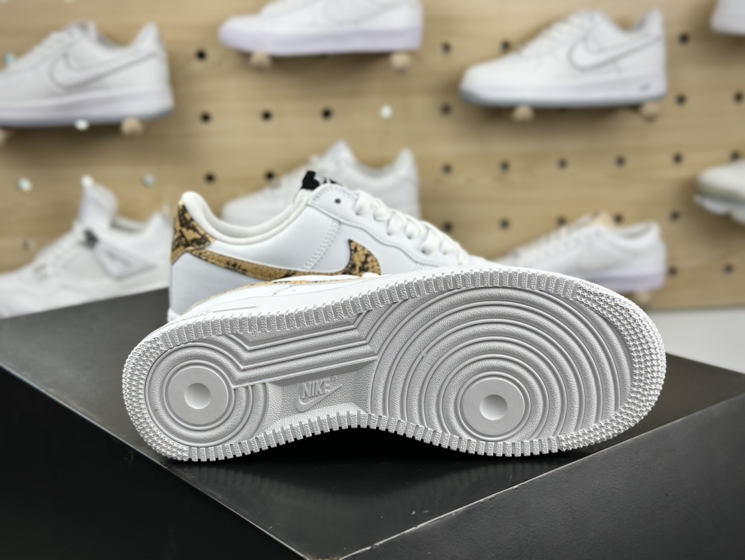 耐克Nike Air Force 1 '07 Low PRM QS”Ivory Snake”空军一号运动板鞋“皮革白黑金蟒蛇纹”AO1635-100