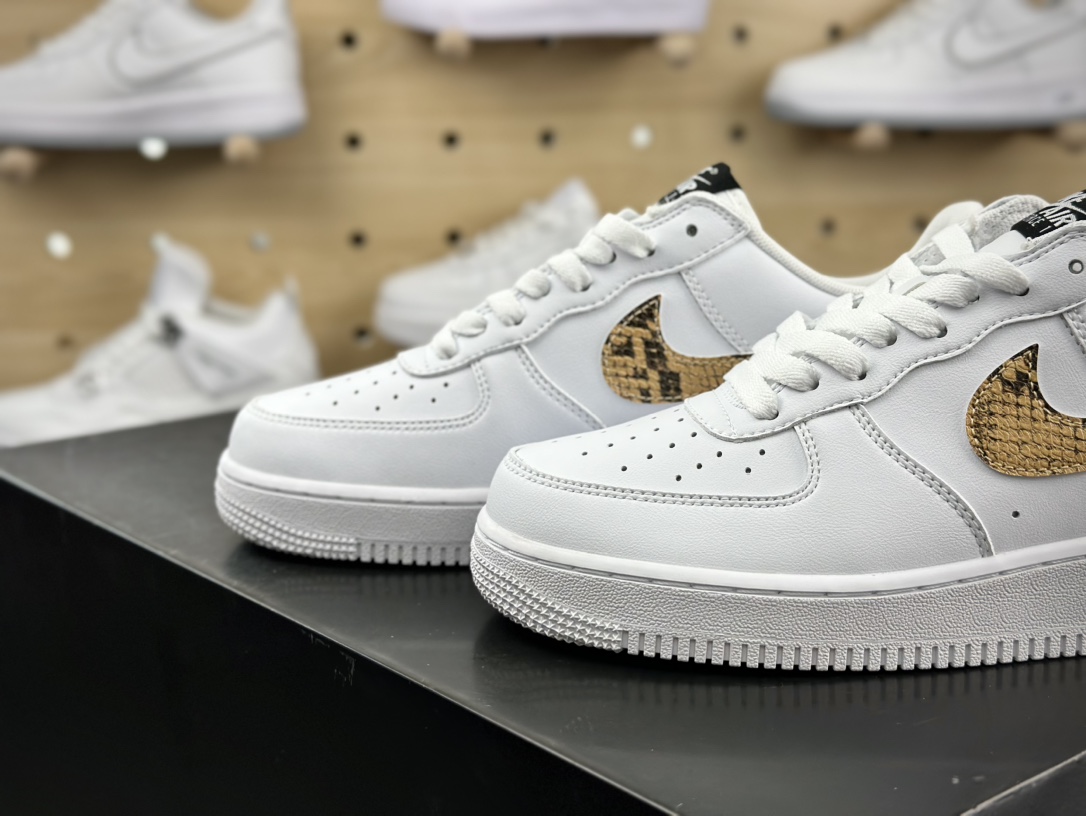 耐克Nike Air Force 1 '07 Low PRM QS”Ivory Snake”空军一号运动板鞋“皮革白黑金蟒蛇纹”AO1635-100