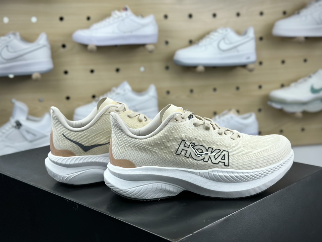 Hoka One One Mach 6 Low 马赫6代系列低帮全马竞速轻量透气慢跑鞋“网织米白橘粉”1147810/EGV