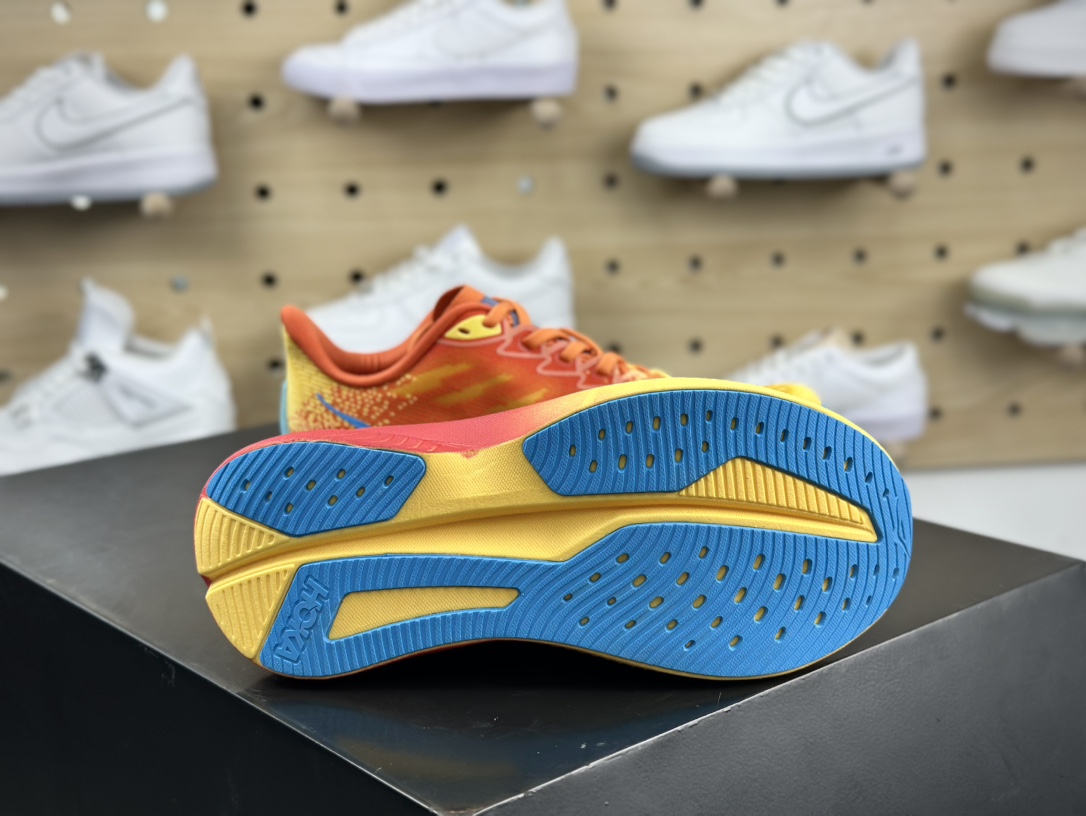 Hoka One One Mach 6 Low 马赫6代系列低帮全马竞速慢跑鞋“网织太阳黄红”1147810/PYS