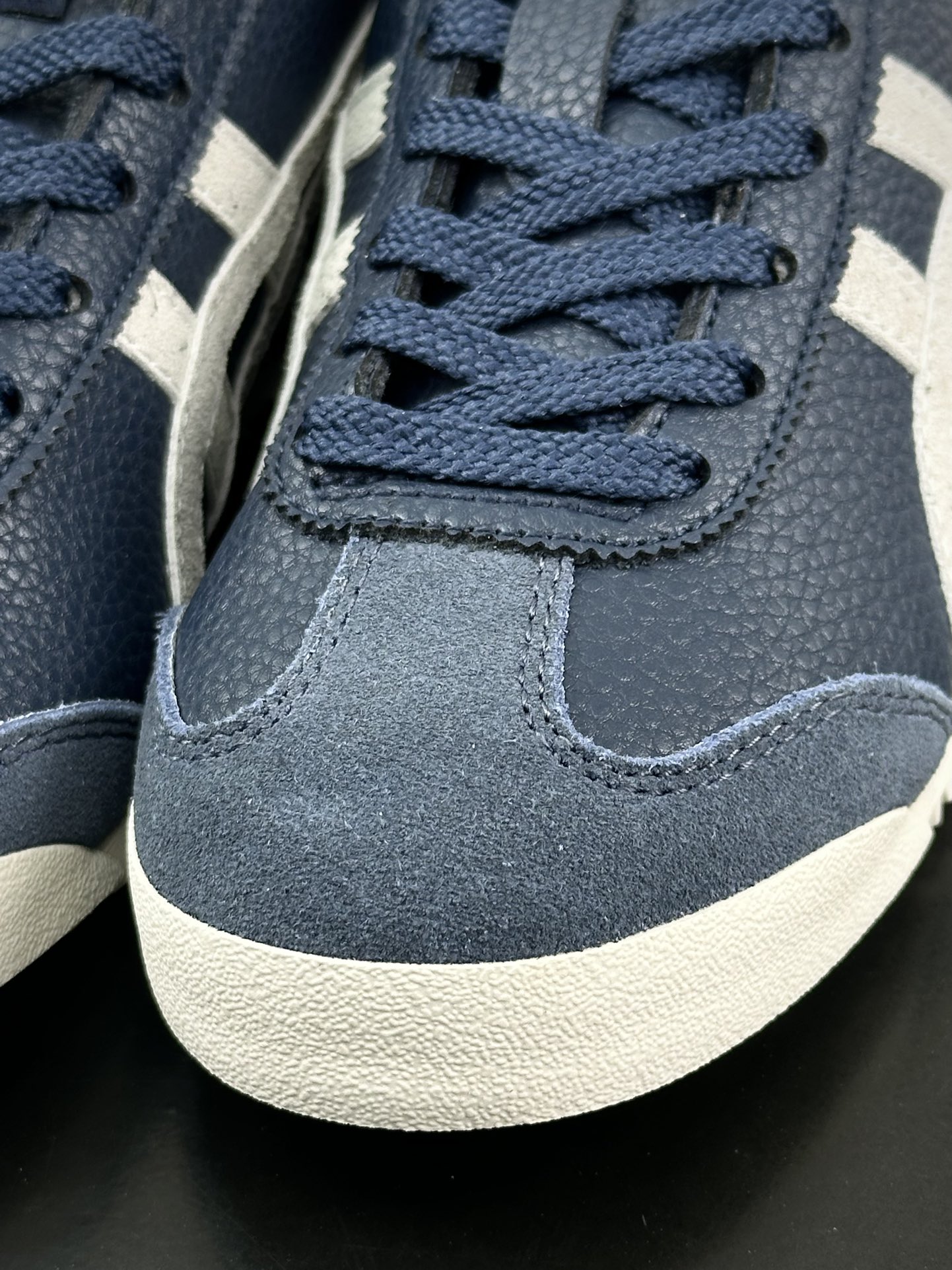 鬼塚虎/Onitsuka Tiger Mexico 66经典墨西哥系列低帮慢跑鞋“皮革藏蓝浅灰黄”1183B039-400