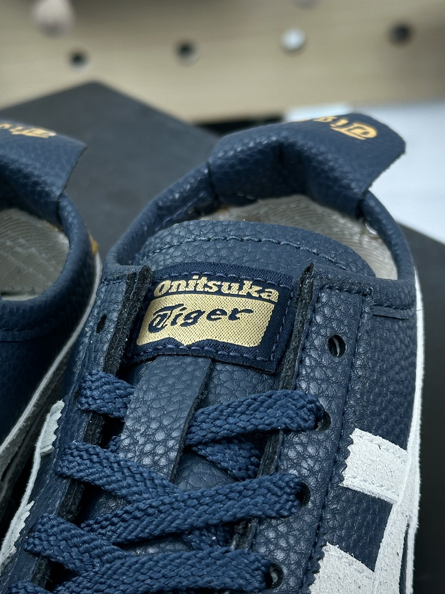 鬼塚虎/Onitsuka Tiger Mexico 66经典墨西哥系列低帮慢跑鞋“皮革藏蓝浅灰黄”1183B039-400