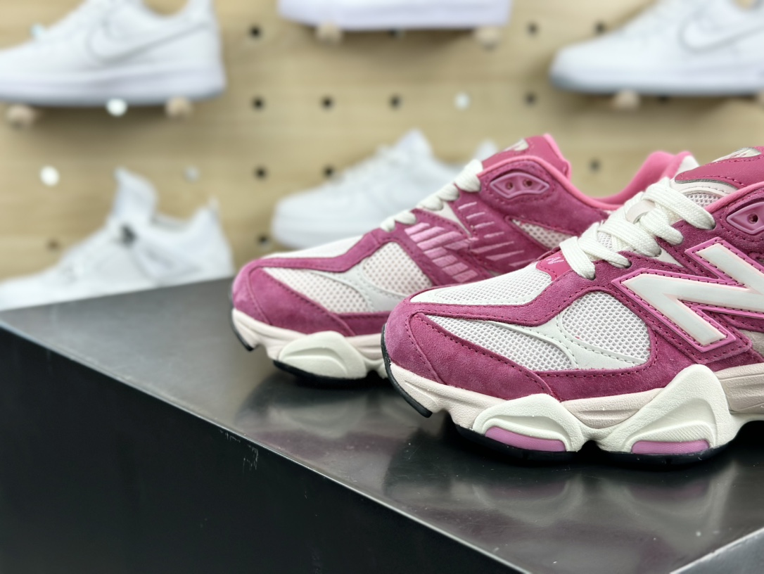 新百伦New Balance 9060”Rose Pink”系列复古跑步鞋“玫粉米白”U9060FP