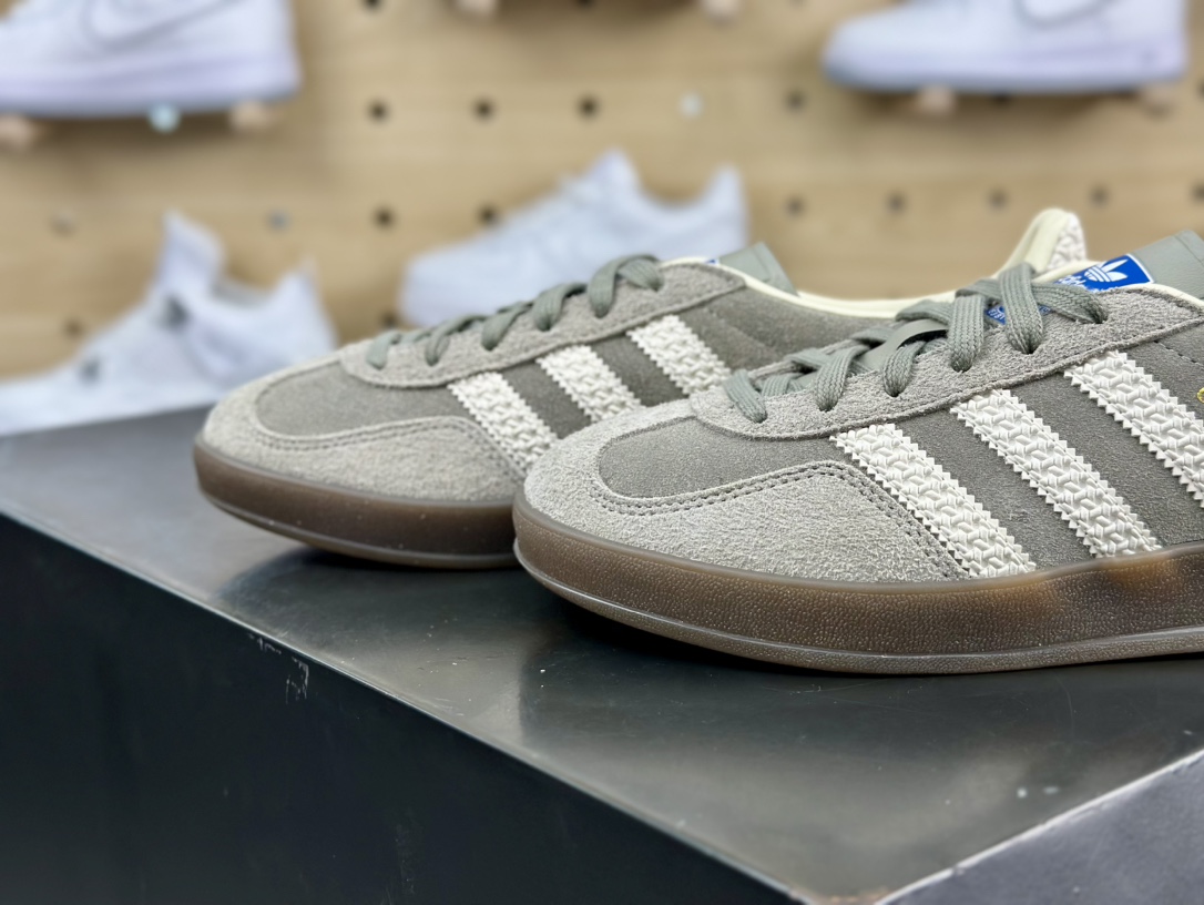 阿迪达斯Adidas Gazelle Indoor Trainers 羚羊内训系列低帮板鞋“翻毛铁灰白生胶底”IF1807