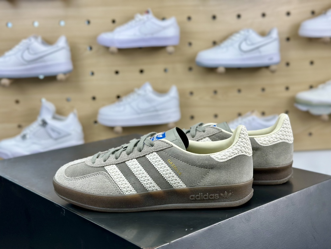 阿迪达斯Adidas Gazelle Indoor Trainers 羚羊内训系列低帮板鞋“翻毛铁灰白生胶底”IF1807