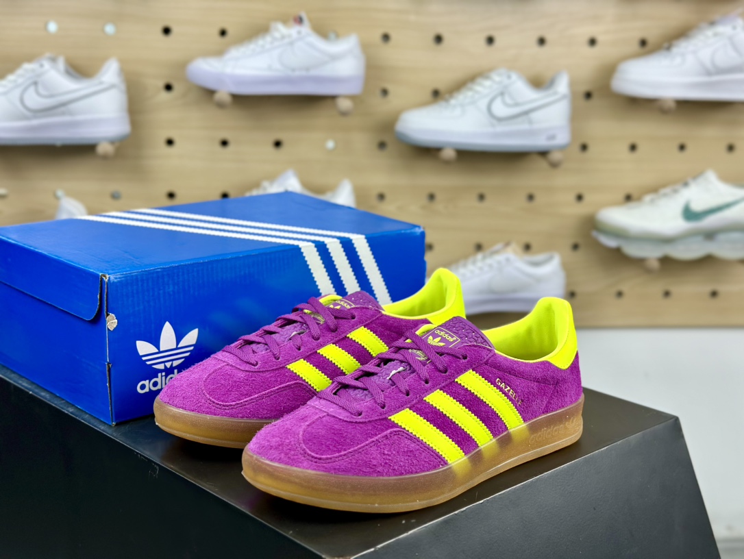 阿迪达斯Adidas Gazelle Indoor Trainers 羚羊内训系列低帮板鞋“深紫荧光黄生胶底”HQ8715