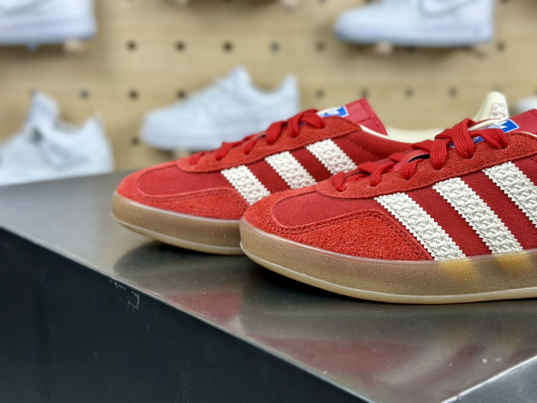 阿迪达斯Adidas Gazelle Indoor Trainers 羚羊内训系列低帮板鞋“翻毛红白生胶底”IF1808