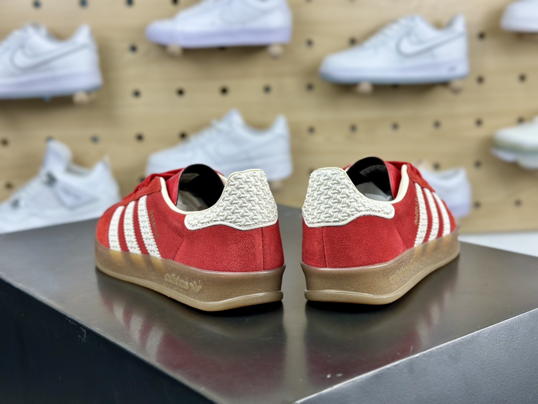 阿迪达斯Adidas Gazelle Indoor Trainers 羚羊内训系列低帮板鞋“翻毛红白生胶底”IF1808