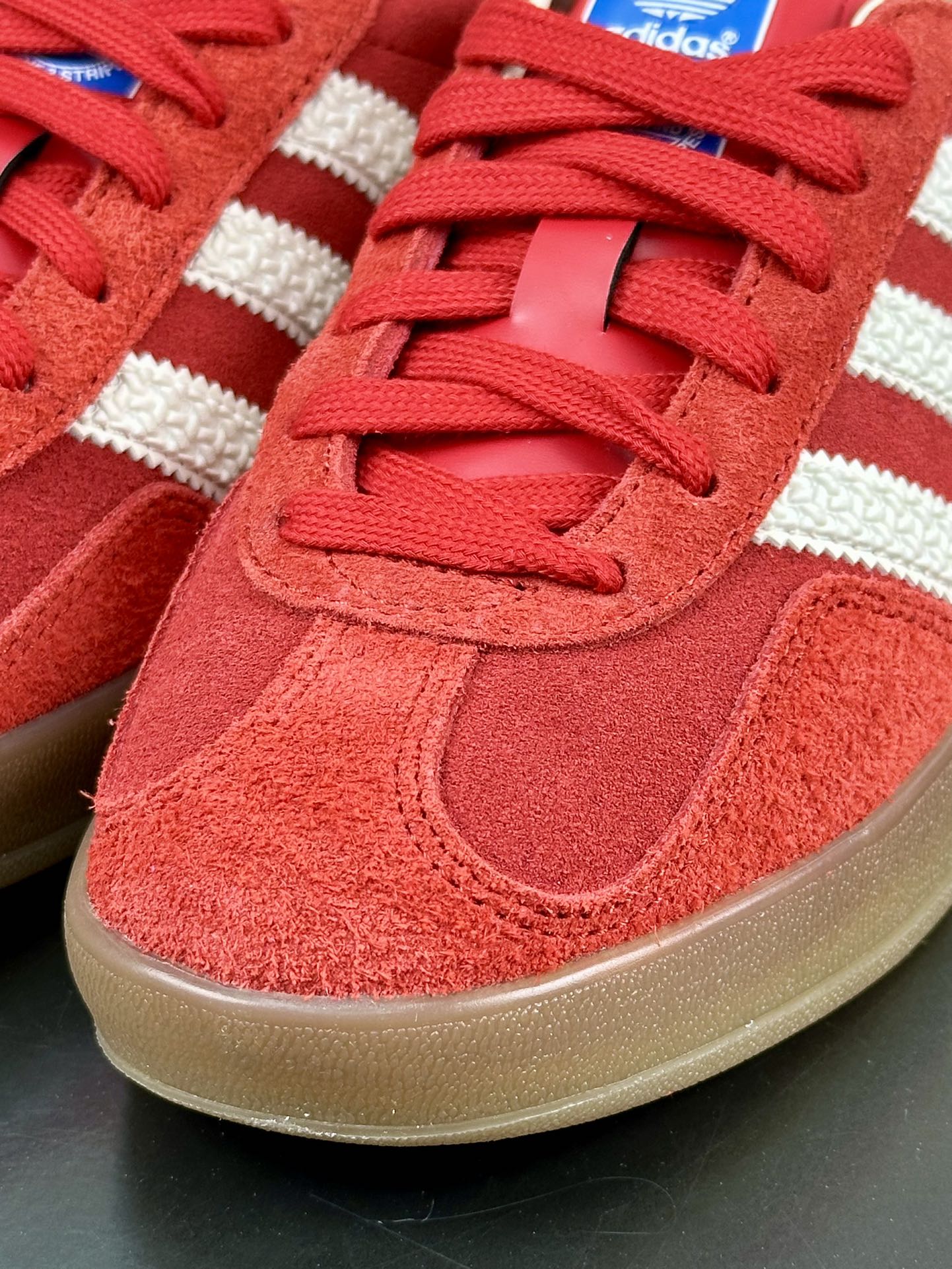 阿迪达斯Adidas Gazelle Indoor Trainers 羚羊内训系列低帮板鞋“翻毛红白生胶底”IF1808