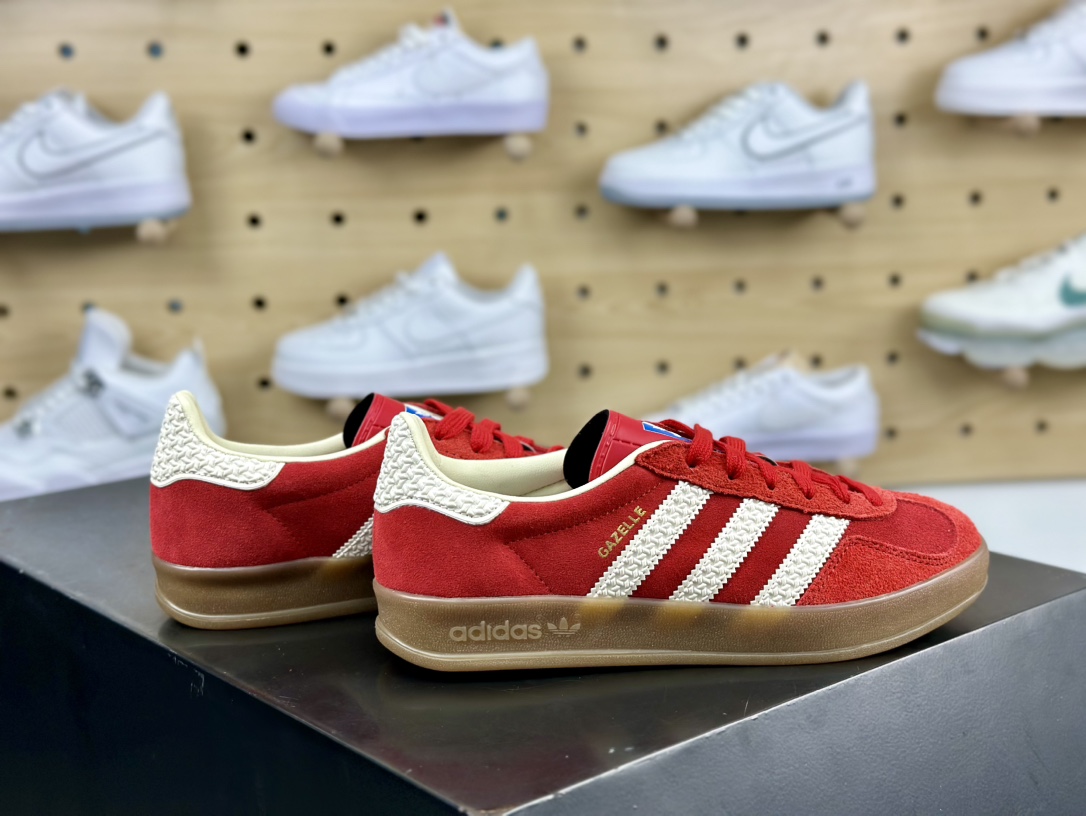 阿迪达斯Adidas Gazelle Indoor Trainers 羚羊内训系列低帮板鞋“翻毛红白生胶底”IF1808