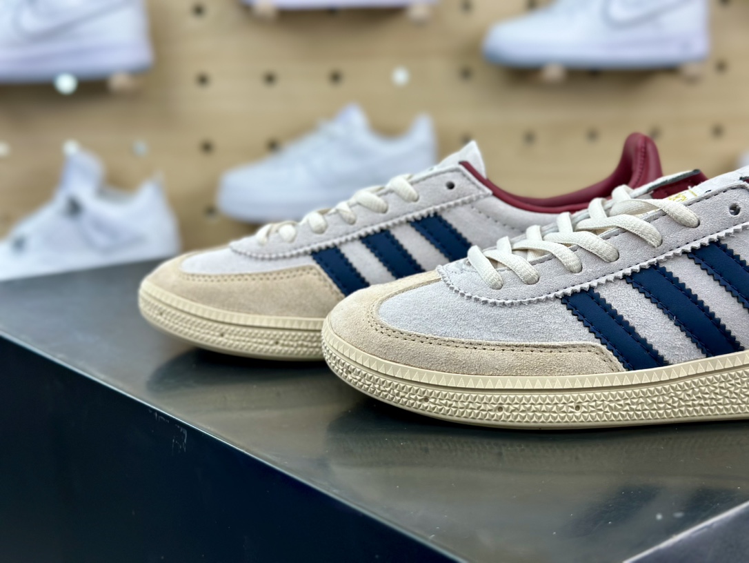 阿迪达斯Adidas Originals Handball SPEZIAL 手球运动员运动板鞋“皮革白灰暗蓝酒红”IF3742