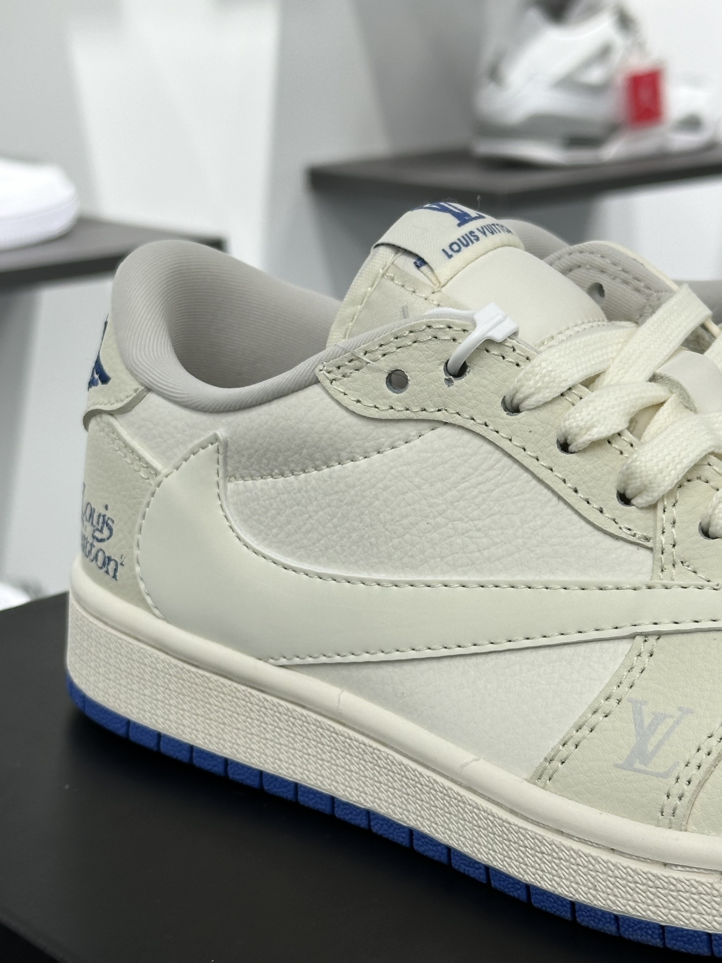 Louis Vuitton x Travis Scott x Nike Air Jordan 1 Low OG SP”Beige/Blue/LV”AJ1乔丹一代篮球鞋“TS联名米白宝蓝LV印花倒钩”LJ5188-007