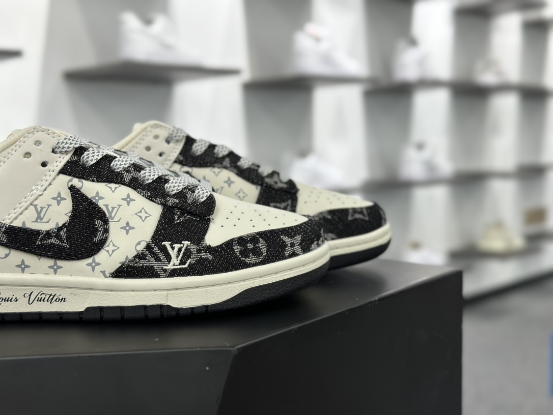 路易威登Louis Vuitton x Nike SB Dunk Low Lot”Black/Beige/LV Monogram”扣篮滑板板鞋“拼接米白牛仔黑灰LV提花绑绳”JH8310-946