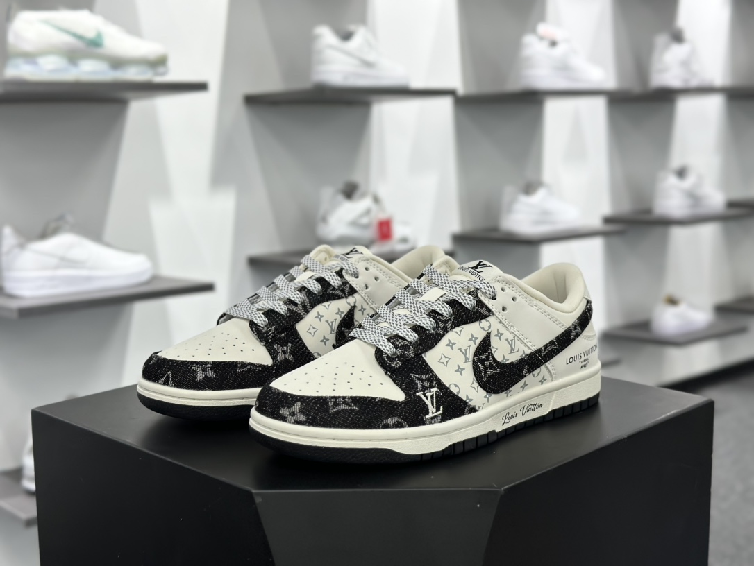 路易威登Louis Vuitton x Nike SB Dunk Low Lot”Black/Beige/LV Monogram”扣篮滑板板鞋“拼接米白牛仔黑灰LV提花绑绳”JH8310-946