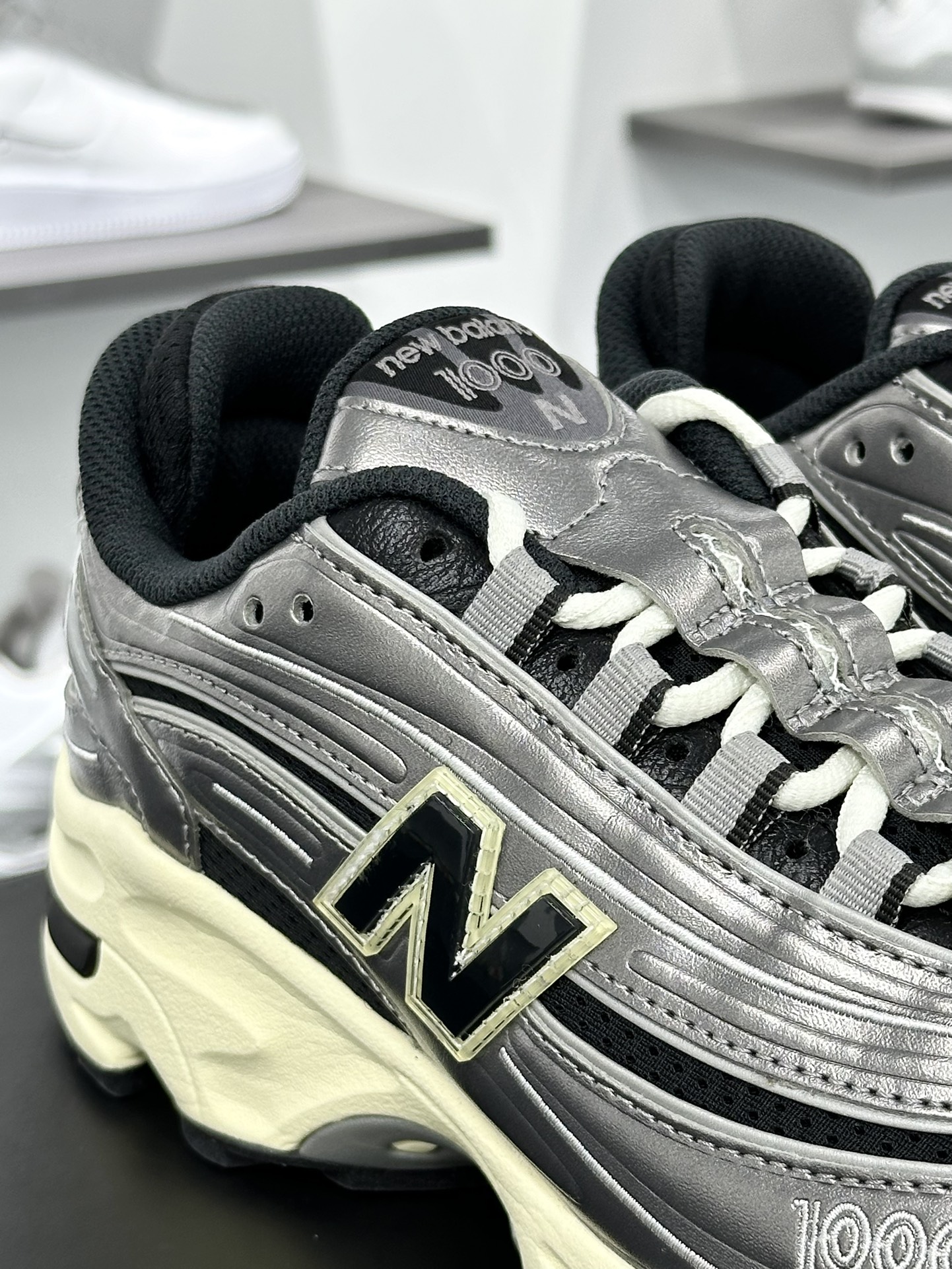 NB新百伦New Balance M1000”Silver Metallic”系列低帮慢跑鞋“金属钛钢银黑”M1000SL