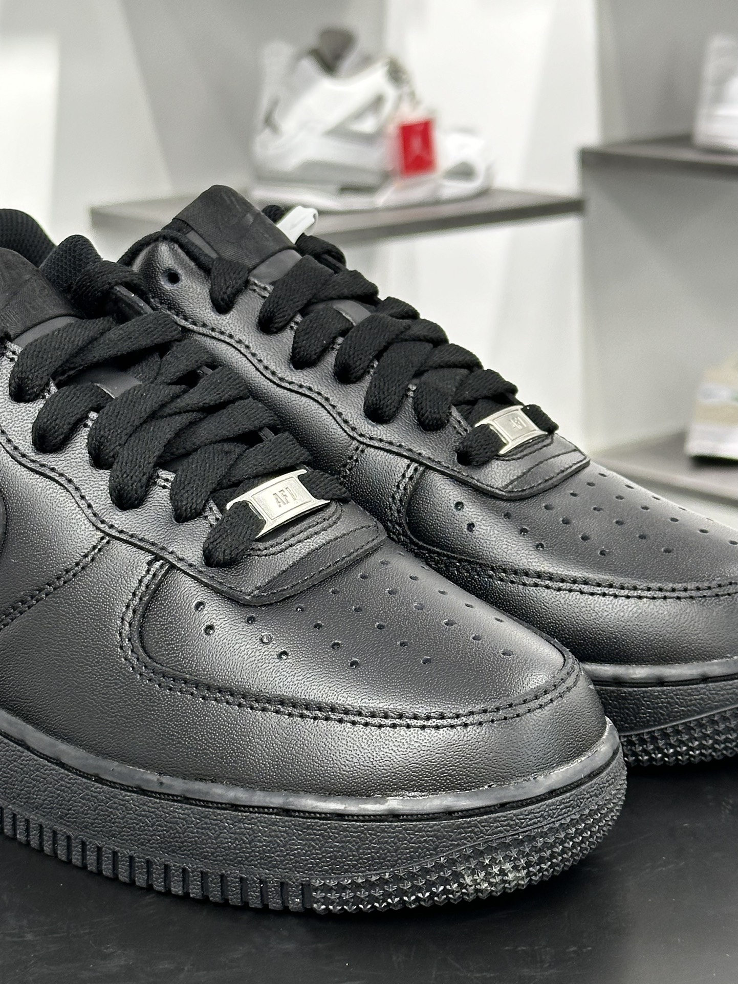 耐克Nike By You Air Force 1'07 Low Retro SP空军一号低帮板鞋“亮皮全黑空军”CW2288-001