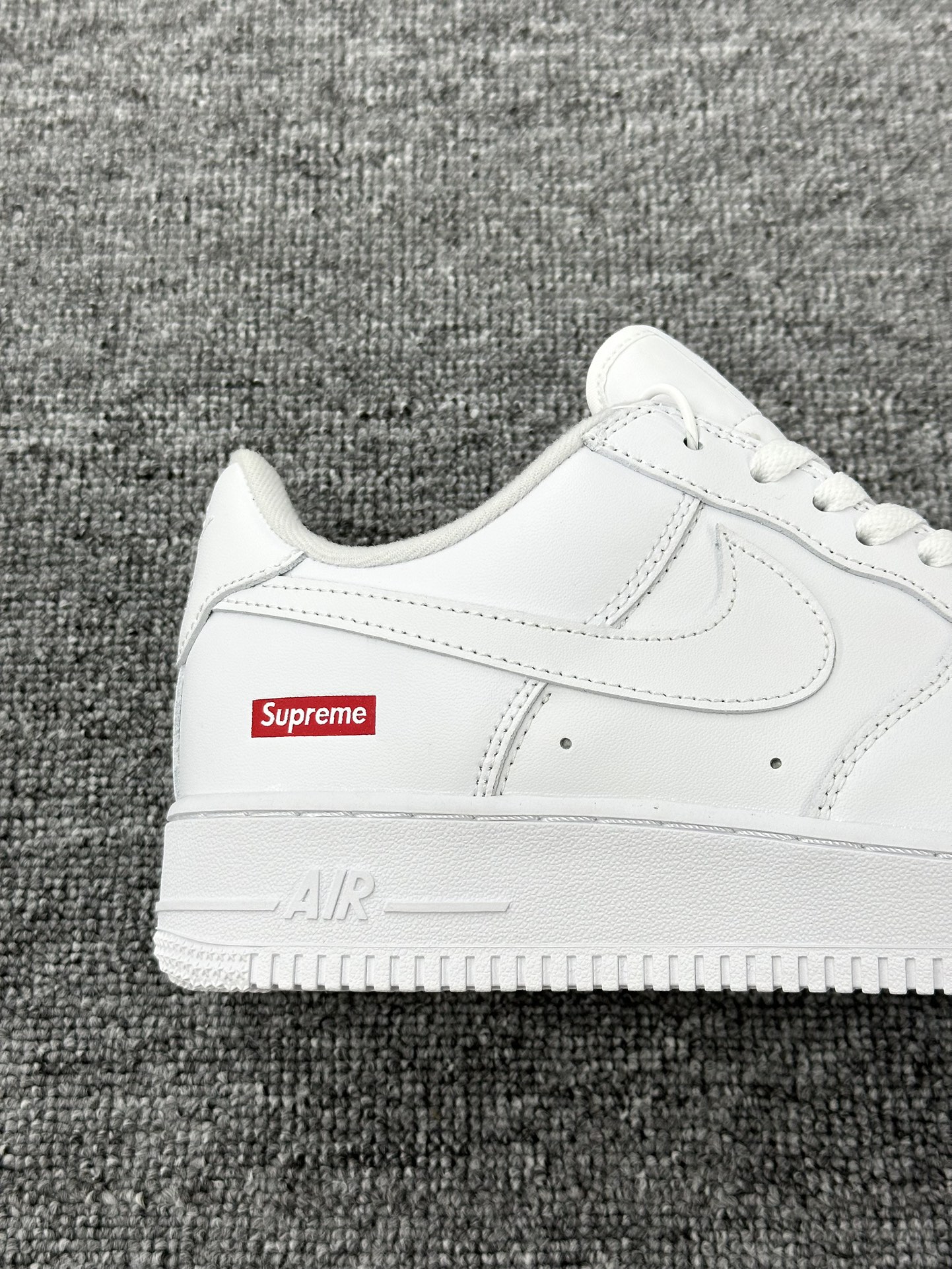 Supreme x Nike Air Force 1 Low'07”White”空军一号经典低帮板鞋“联名白红LOGO”CU9225-100