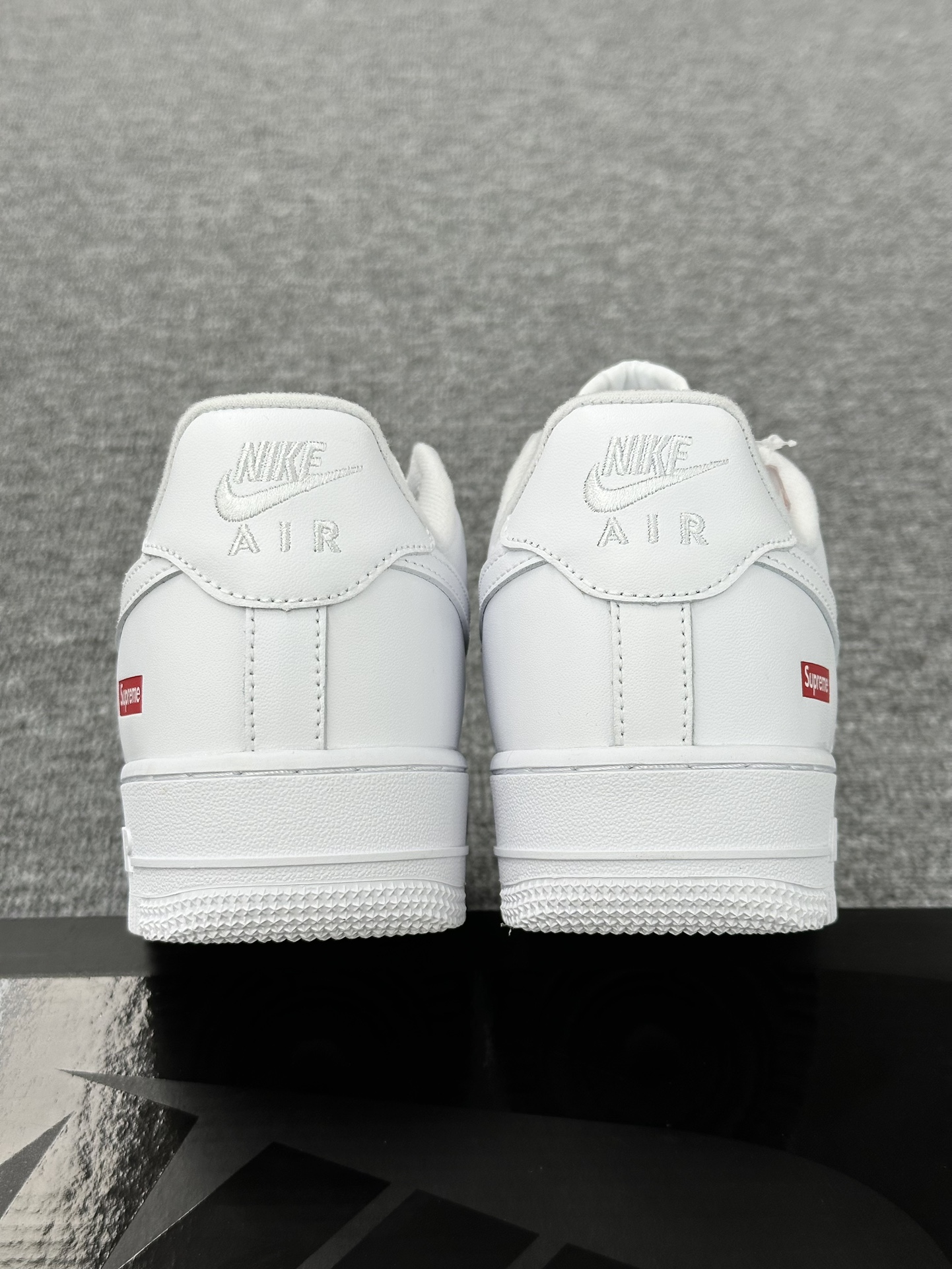 Supreme x Nike Air Force 1 Low'07”White”空军一号经典低帮板鞋“联名白红LOGO”CU9225-100