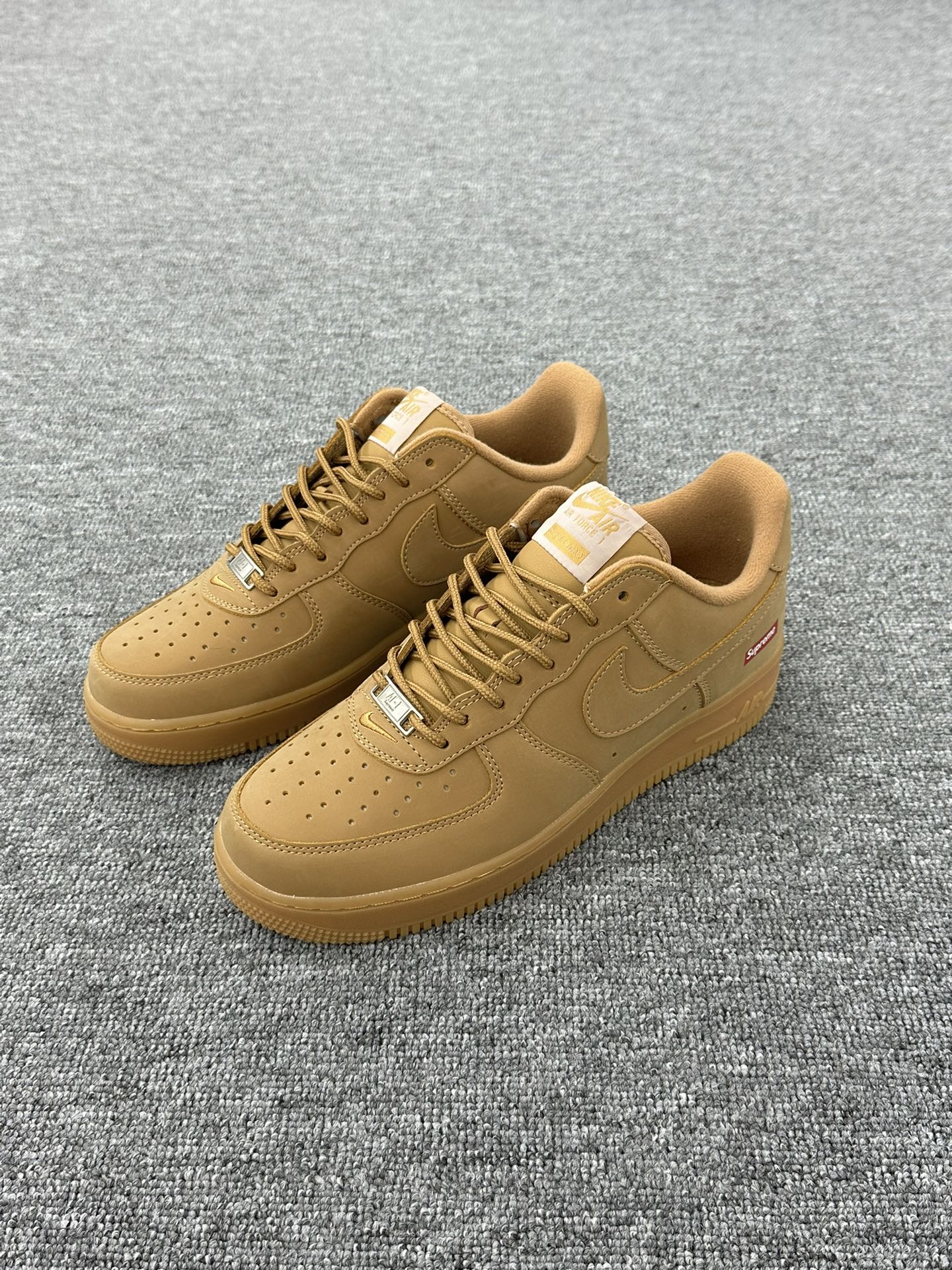 Supreme x Nike Air Force 1 Low'07”Wheat Flax”空军一号低帮板鞋“Sup麦黄”DN1555-200