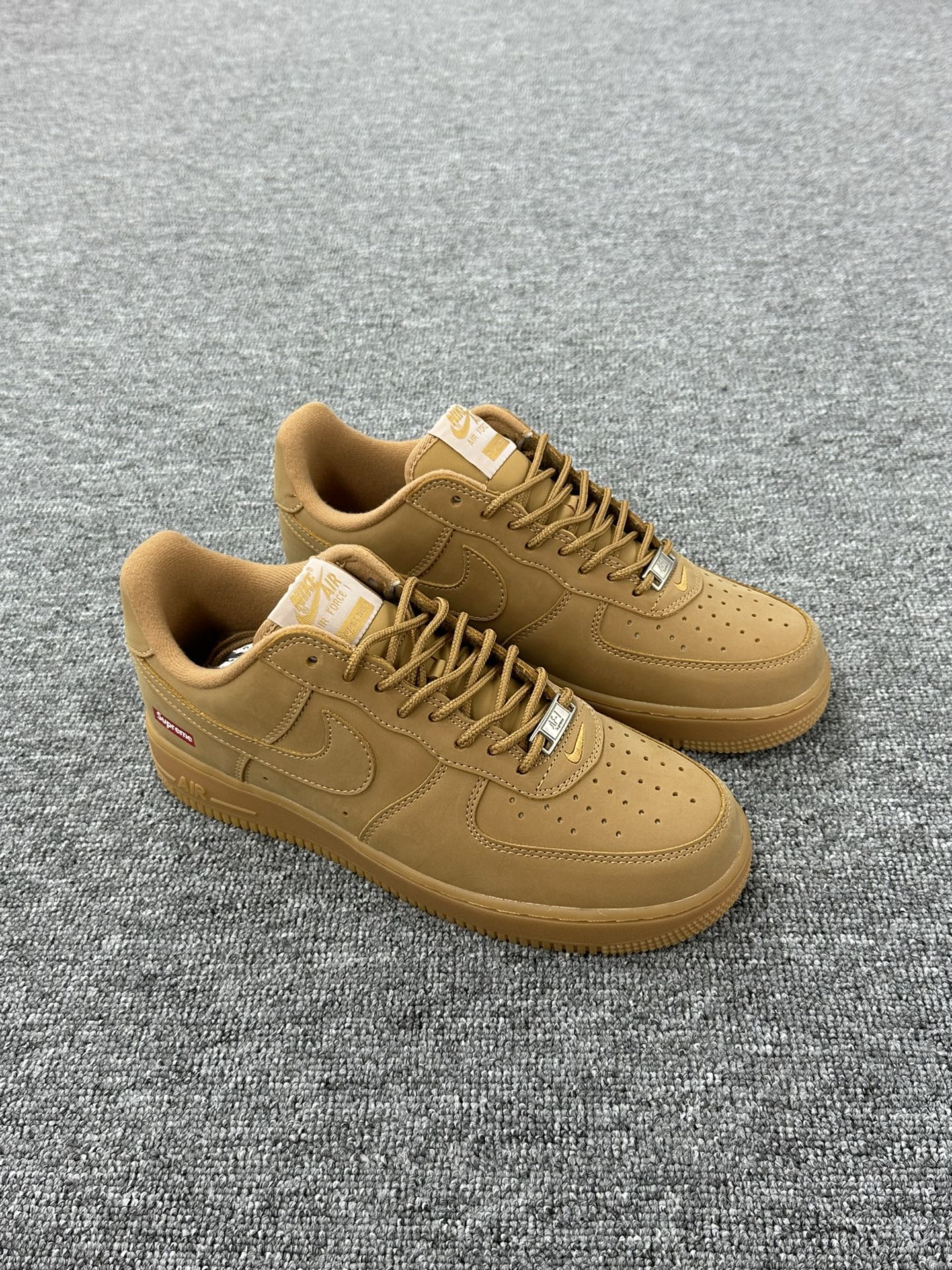 Supreme x Nike Air Force 1 Low'07”Wheat Flax”空军一号低帮板鞋“Sup麦黄”DN1555-200