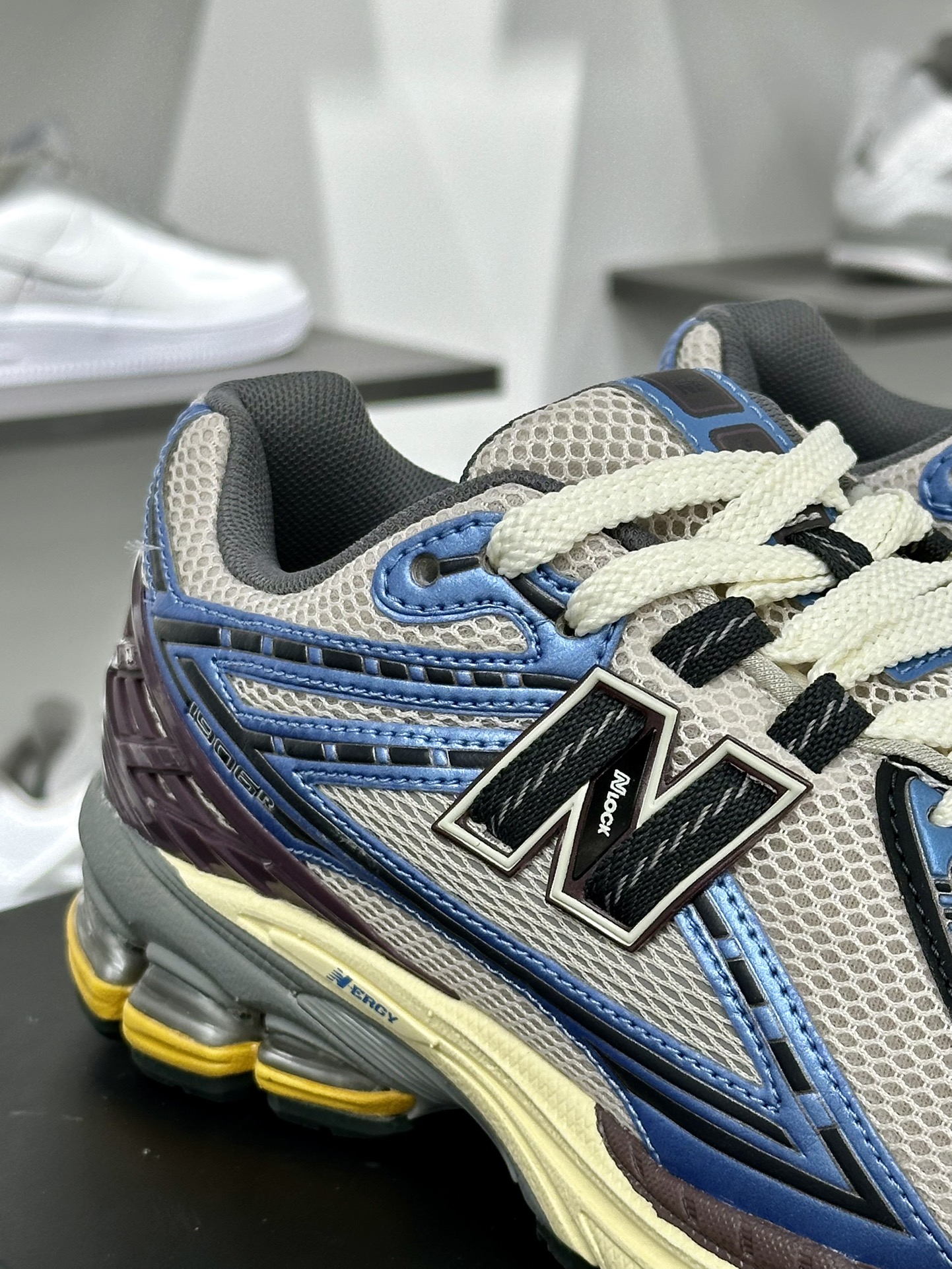 NB新百伦New Balance 1906R”Metallic Blue”系列低帮复古慢跑鞋“网布金属蓝钛银褐色”M1906RRB