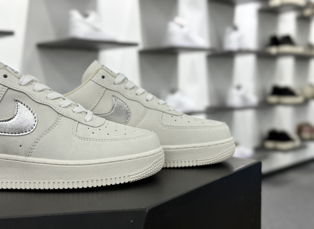 Off-White x Nike Air Force 1'07 Low”Light Green Spark”空军一号板鞋“OW米白银钩”AF2406-110