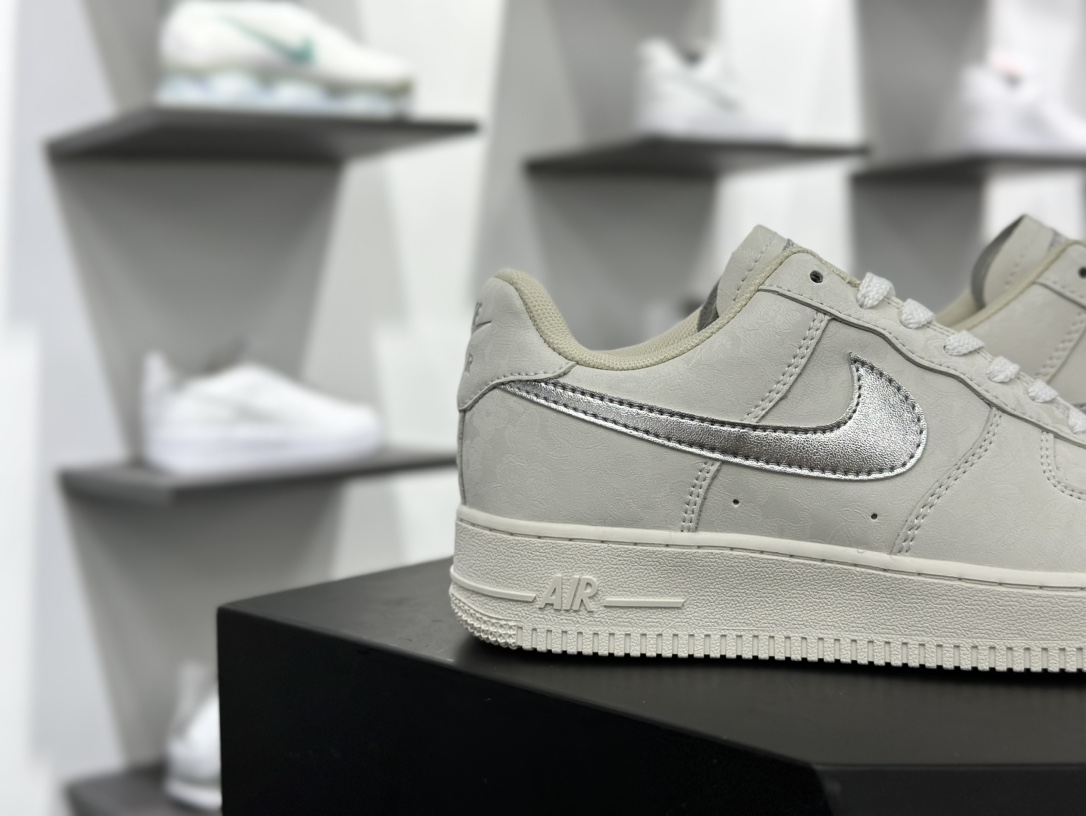 Off-White x Nike Air Force 1'07 Low”Light Green Spark”空军一号板鞋“OW米白银钩”AF2406-110