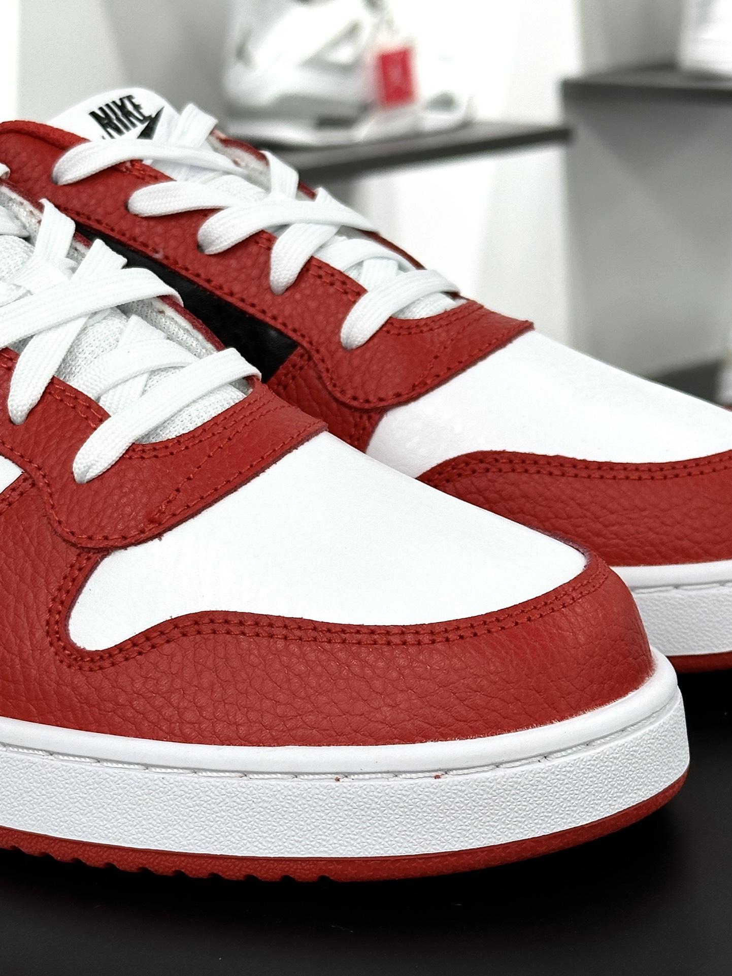 耐克Nike Ebernon Low Premium”White University Red”伊贝尔农系列低帮板鞋“皮革大学红白黑”AQ1774-101