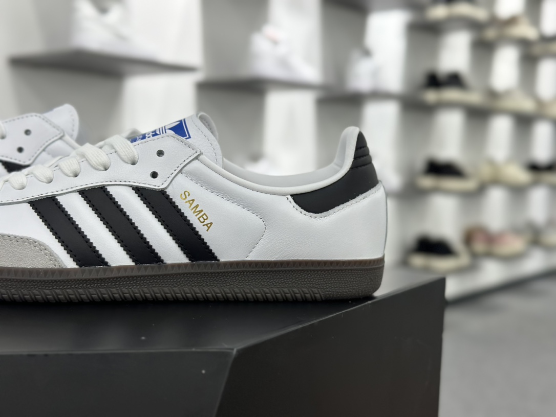 三叶草Adidas Originals Samba OG桑巴舞系列绅士德训足球风百搭低帮休闲运动板鞋“皮革白粉兔涂鸦焦糖底”B75806