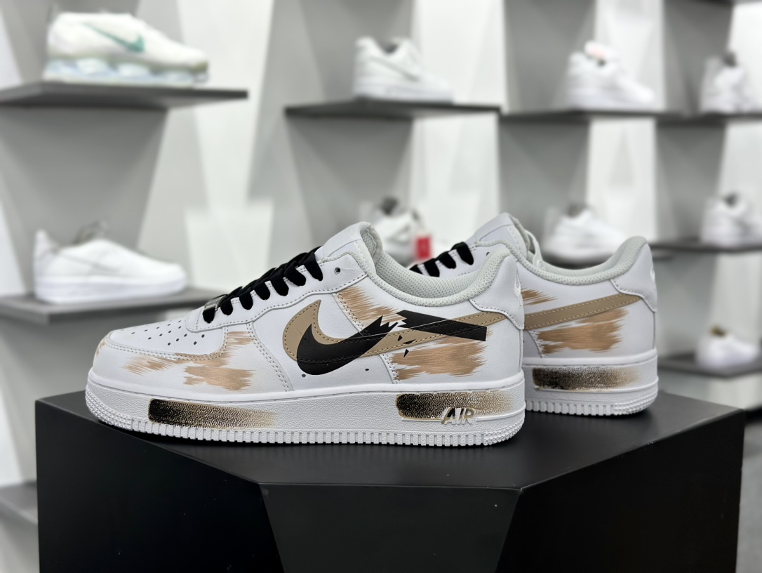 耐克Nike Air Force 1'07 Low”White/Khaki/Black/Graffiti”空军一号低帮经典百搭休闲运动板鞋“皮革白卡其黑断钩涂鸦”CW2288-111