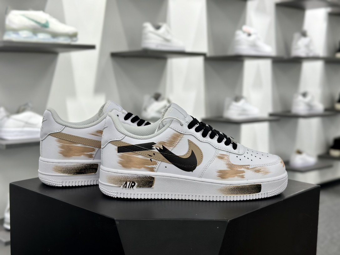 耐克Nike Air Force 1'07 Low”White/Khaki/Black/Graffiti”空军一号低帮经典百搭休闲运动板鞋“皮革白卡其黑断钩涂鸦”CW2288-111