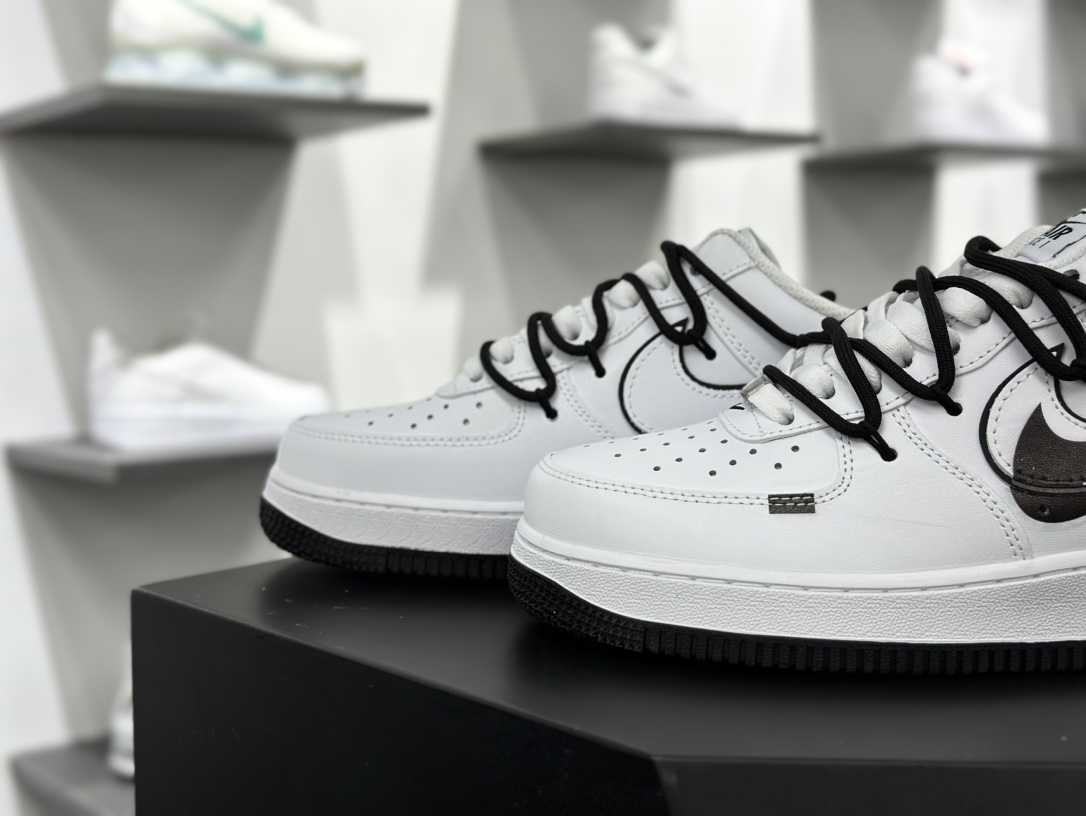 耐克Nike Air Force 1'07 Low”White/Black/Graffiti”空军一号板鞋“皮革白黑断钩涂鸦绑绳”ZH0316-026