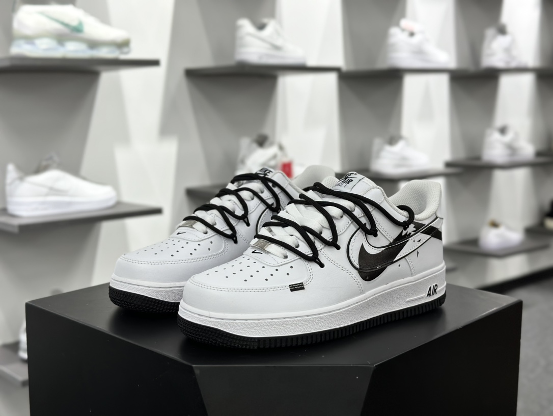 耐克Nike Air Force 1’07 Low”White/Black/Graffiti”空军一号板鞋“皮革白黑断钩涂鸦绑绳”ZH0316-026