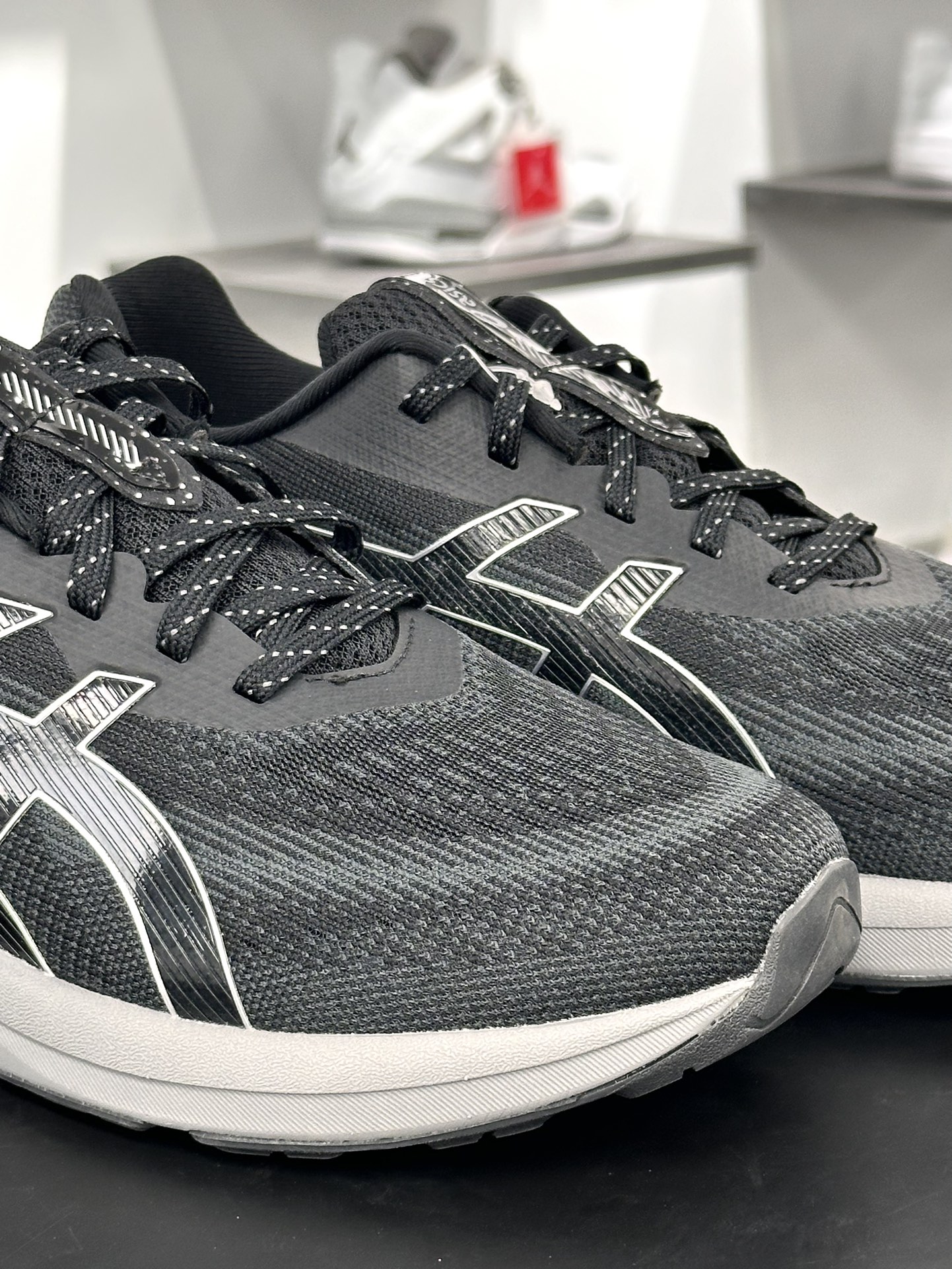 亚瑟士/ASICS Gel-Quantum 180 VII”Black/White/Grey”量子跑步鞋“黑白深灰”1201A631-002