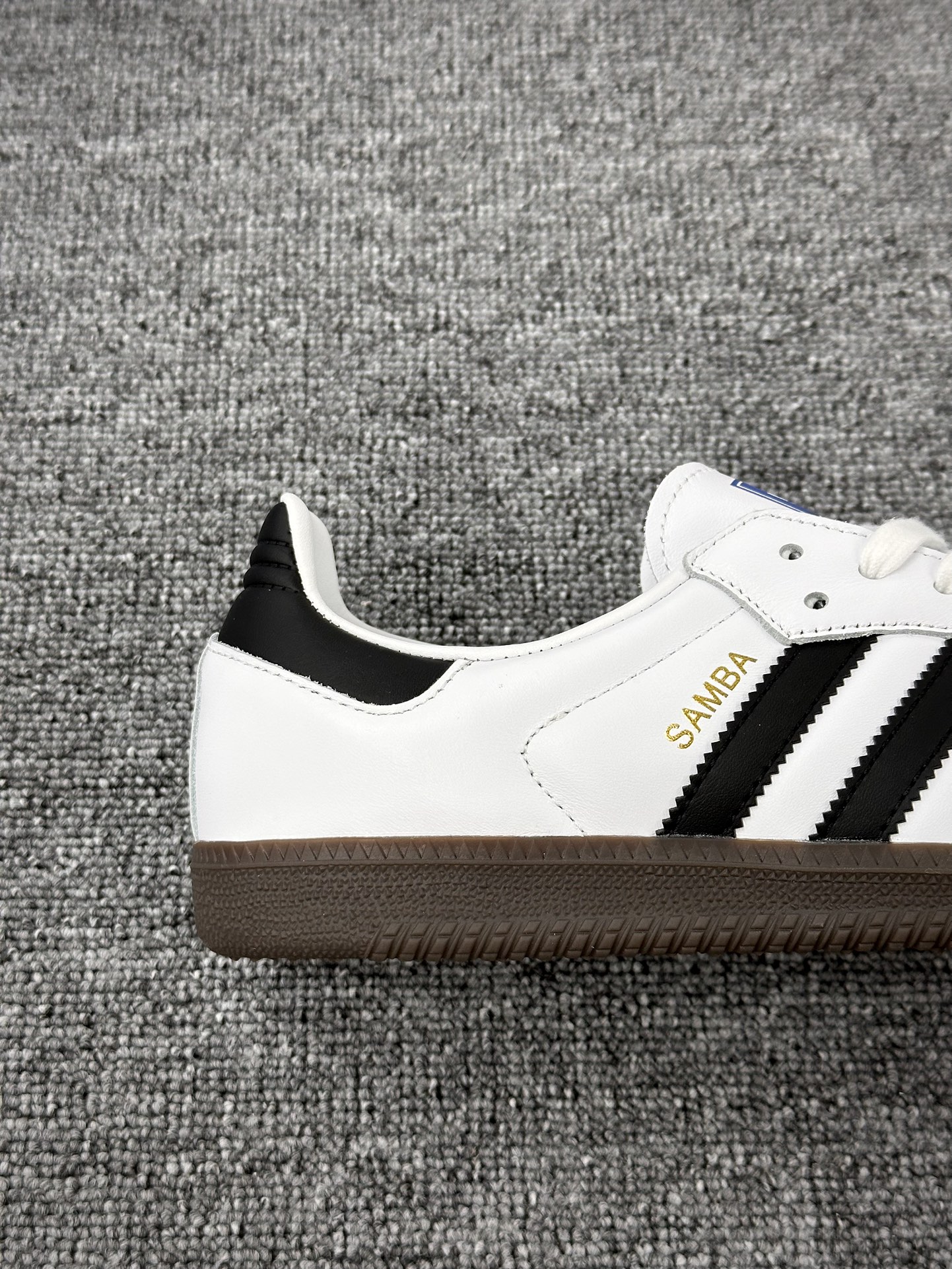 三叶草Adidas Originals Samba OG桑巴舞系列绅士德训板鞋“皮革白粉兔涂鸦焦糖底”B75806