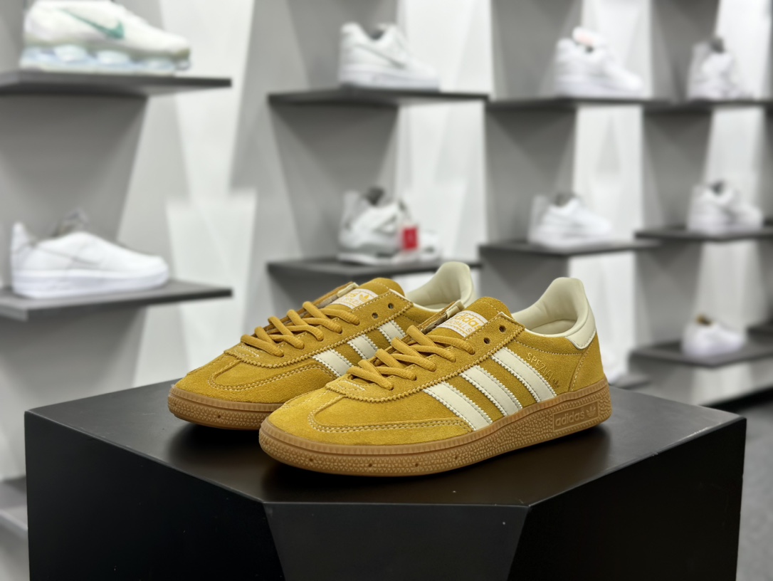 阿迪达斯Adidas Originals Handball SPZL 手球运动员系列板鞋“翻毛旧黄奶白生胶底”IF7088